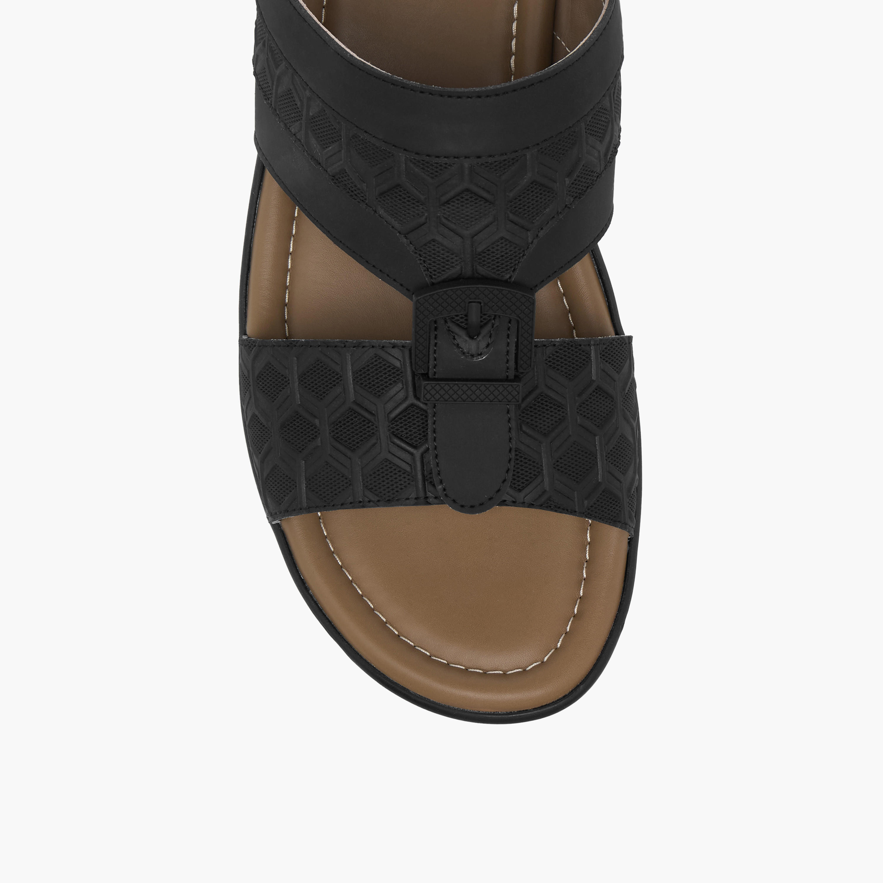 صندل عربي سهل الارتداء بارز الملمس بتفاصيل إبزيم من إل بي إل من شو إكسبريس-men-shoes-sandals-image-3