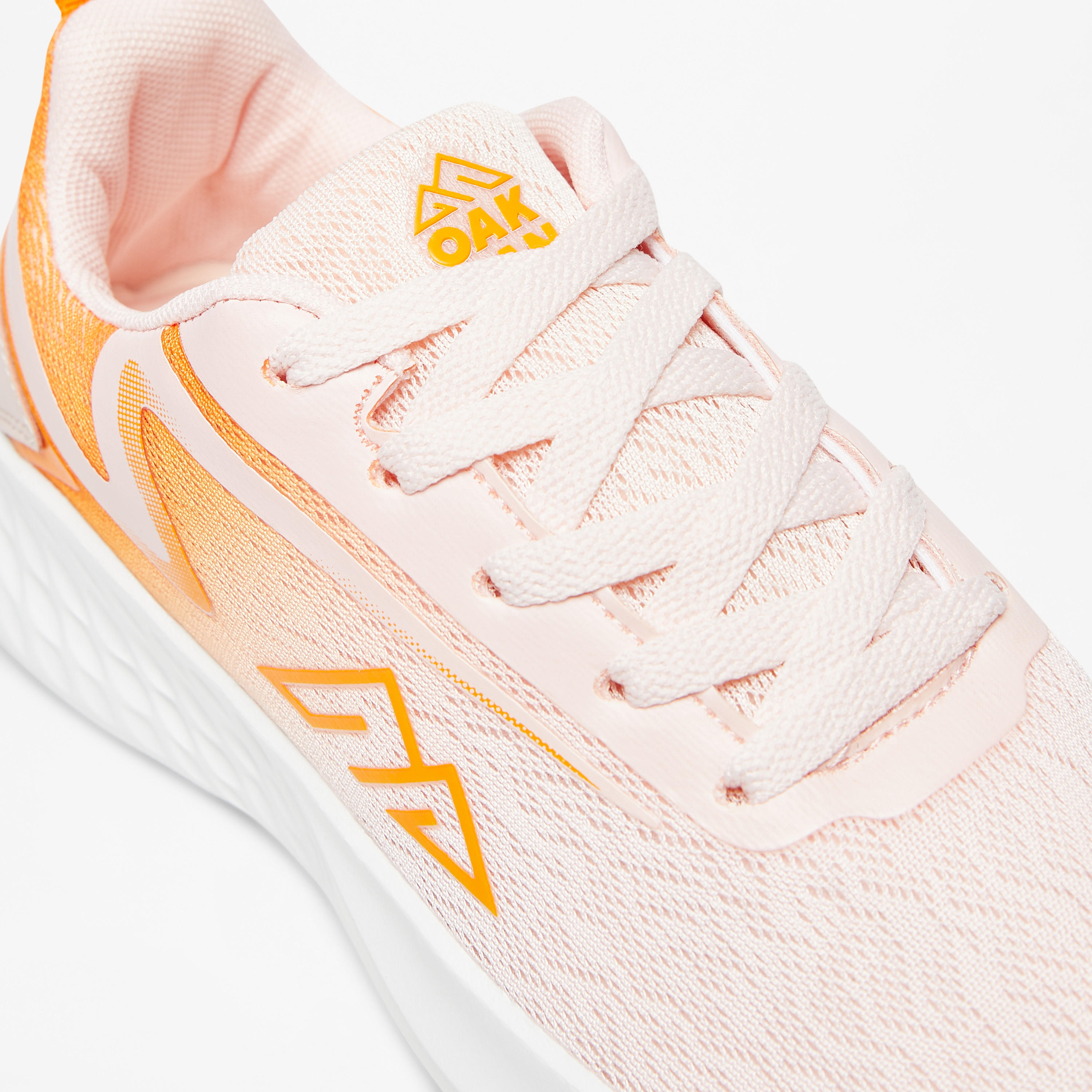 حذاء رياضي بألوان متدرجة ورباط إغلاق من أوكلان من شو إكسبريس-sports-women-shoes-image-5