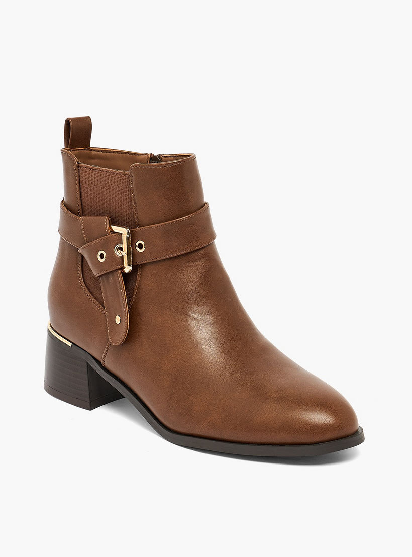 حذاء كاحل نسائي بكعب بلوك مزود بإبزيم من فلورا بيلا - شوإكسبرس-women-shoes-boots-image-2