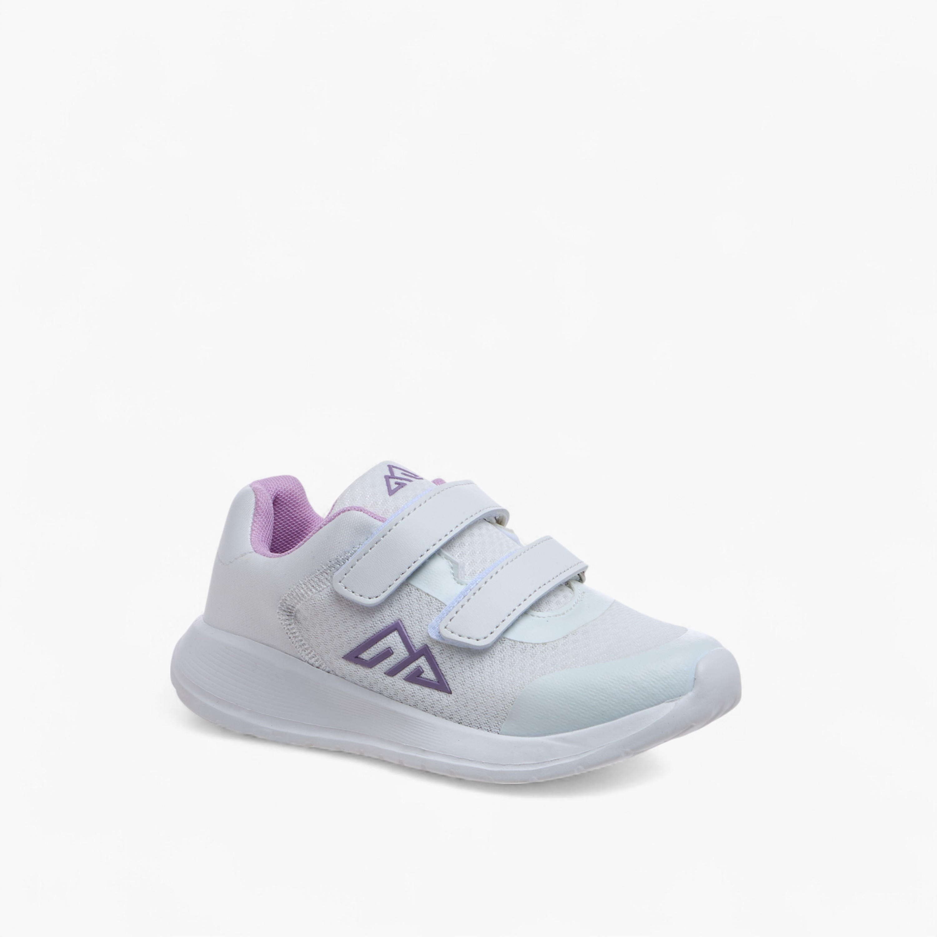 حذاء رياضي بشريط إغلاق لاصق وطبعات شعار من أوكلان من شو إكسبريس-girls-shoes-sneakers-image-2