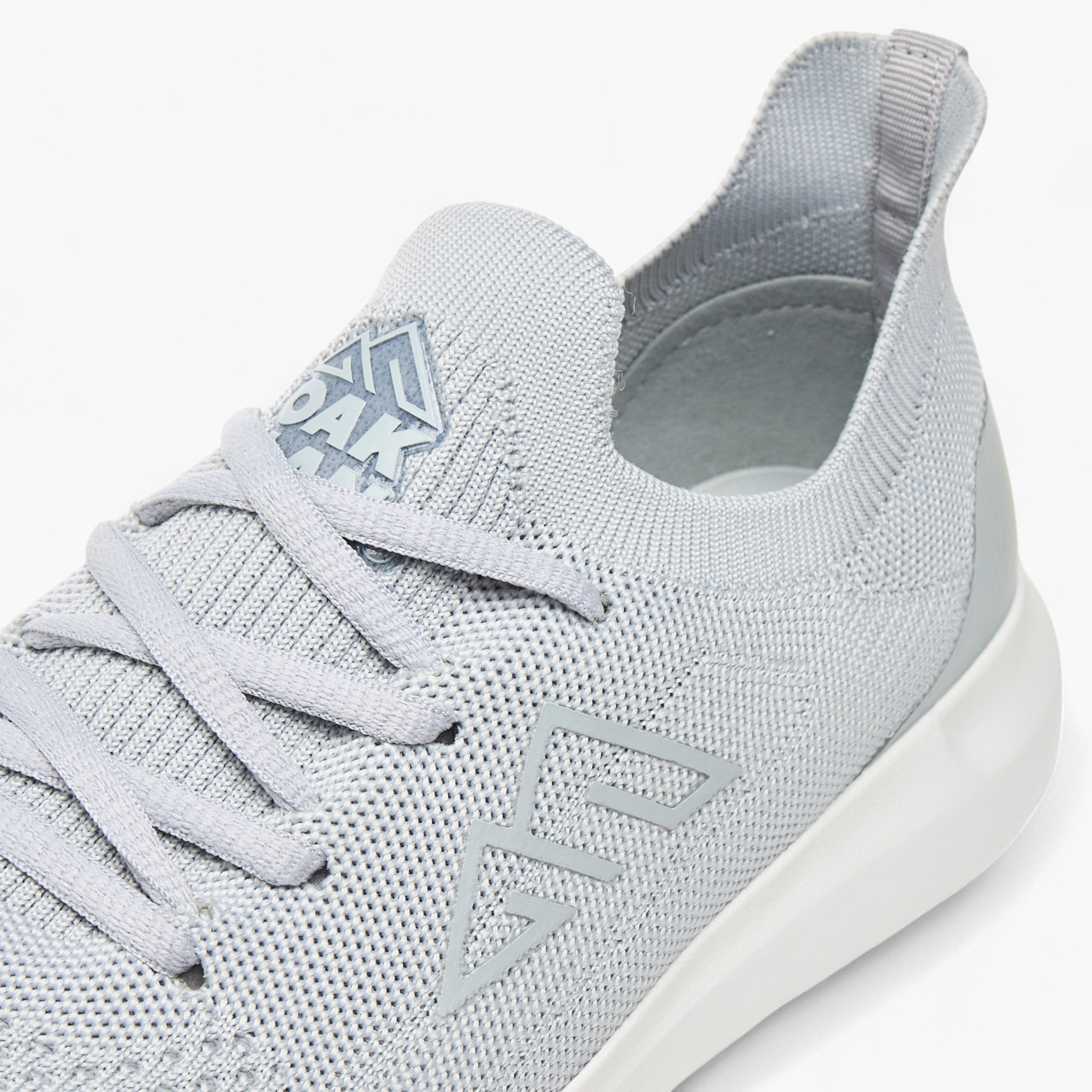 حذاء رياضي برباط إغلاق وشعار من أوكلان من شو إكسبرس-sports-women-shoes-image-4