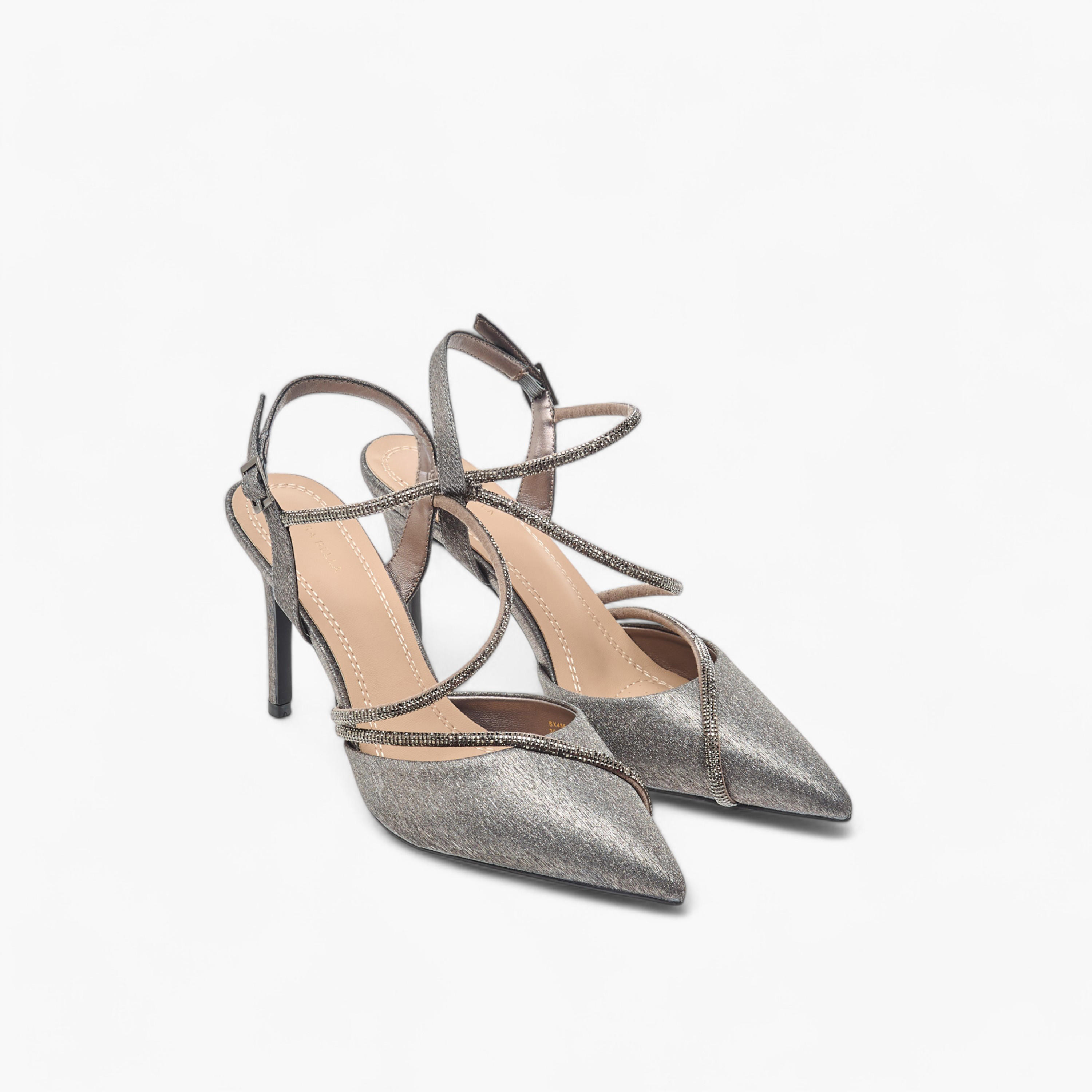 حذاء مزيّن بكعب ستيليتو ومقدمة مدببة وإبزيم إغلاق من فلورا بيلا-women-shoes-heels-image-1