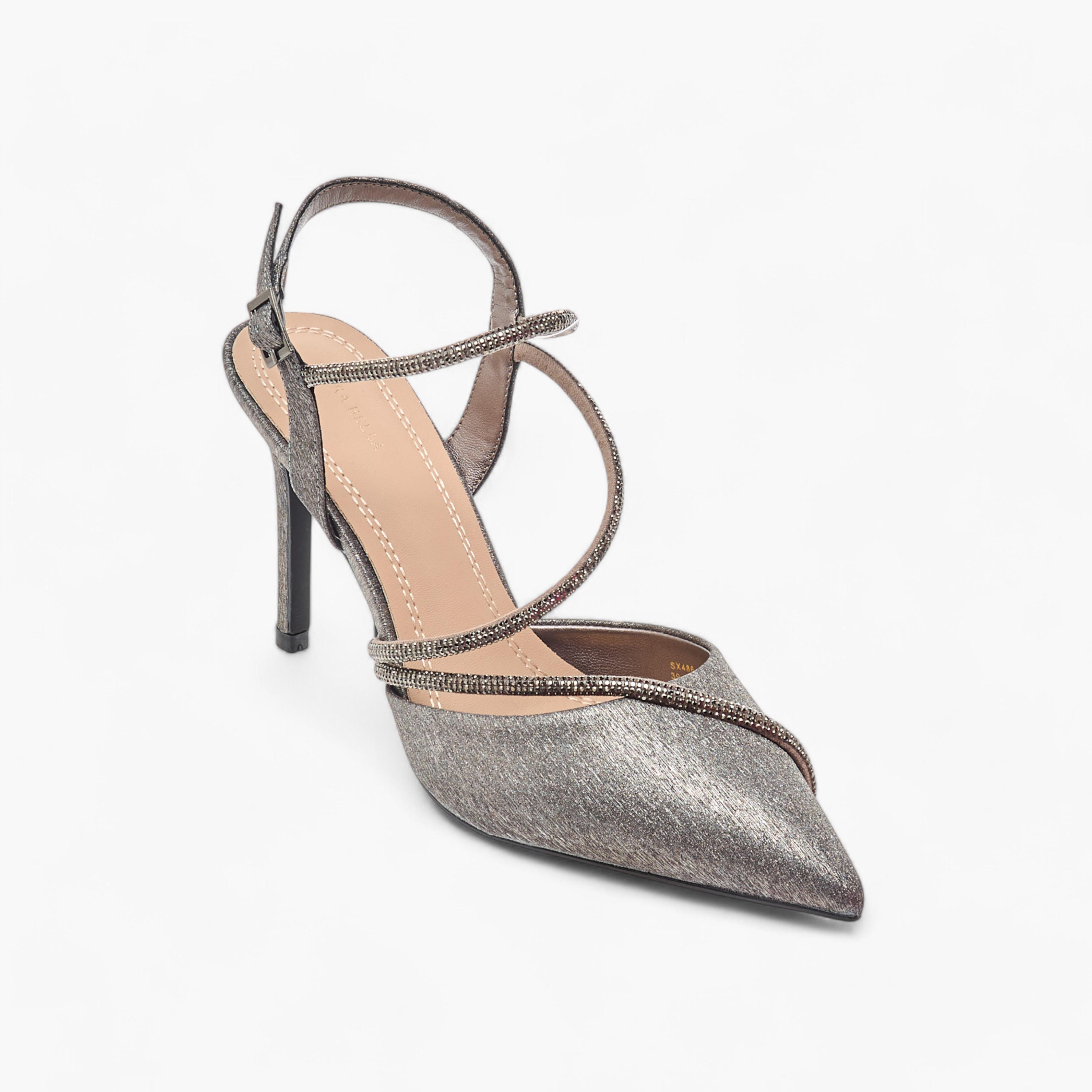 حذاء مزيّن بكعب ستيليتو ومقدمة مدببة وإبزيم إغلاق من فلورا بيلا-women-shoes-heels-image-2