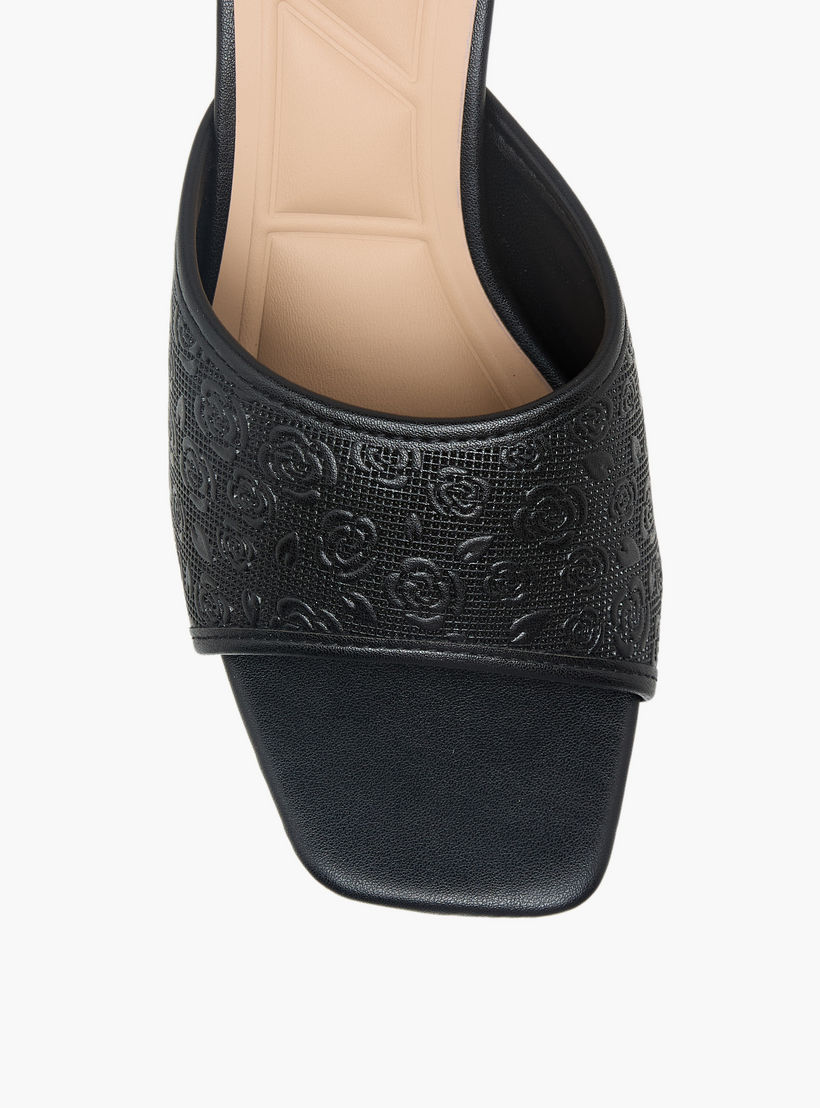 صندل بملمس زهور بارز وكعب مدبب من فلورا بيلا-women-shoes-sandals-heeled-image-5