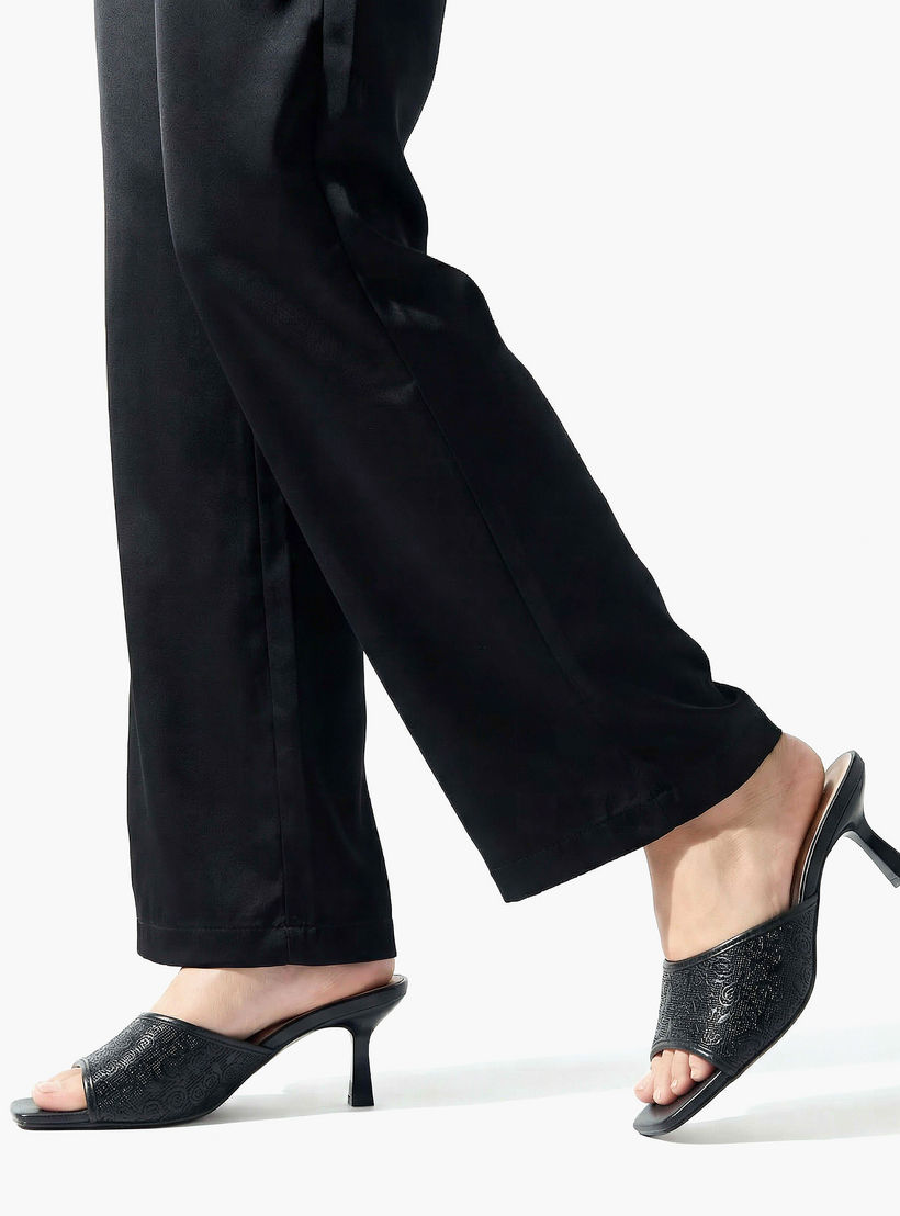 صندل بملمس زهور بارز وكعب مدبب من فلورا بيلا-women-shoes-sandals-heeled-image-6
