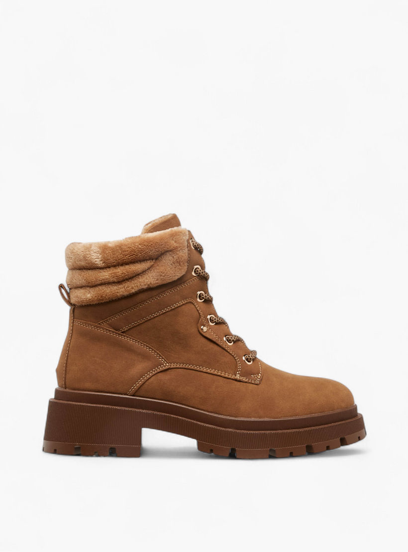 بوت كاحل سادة برباط إغلاق ولسان سحب من فلورا بيلا-women-shoes-boots-image-3
