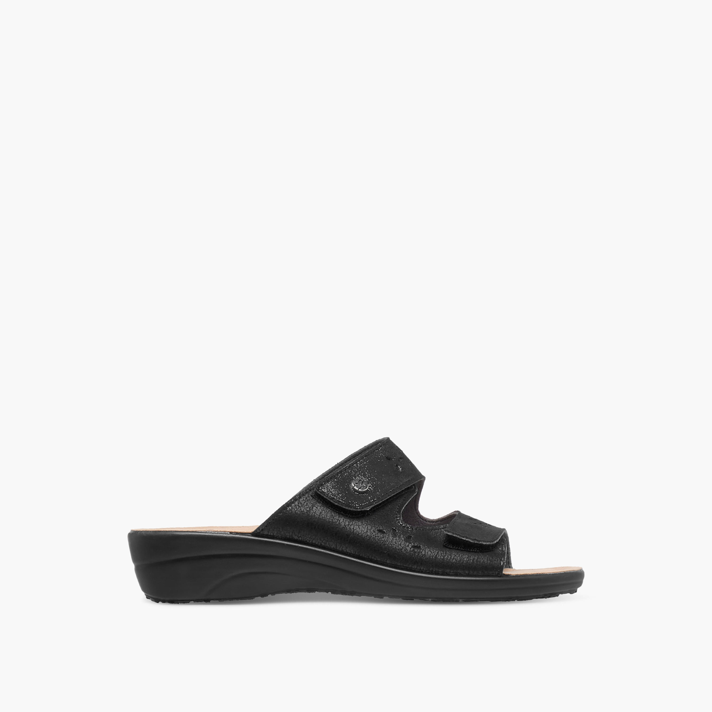 صندل مريح سهل الارتداء بتصاميم مفرغة وكعب ويدج من فلايفلوت-women-shoes-sandals-heeled-image-3