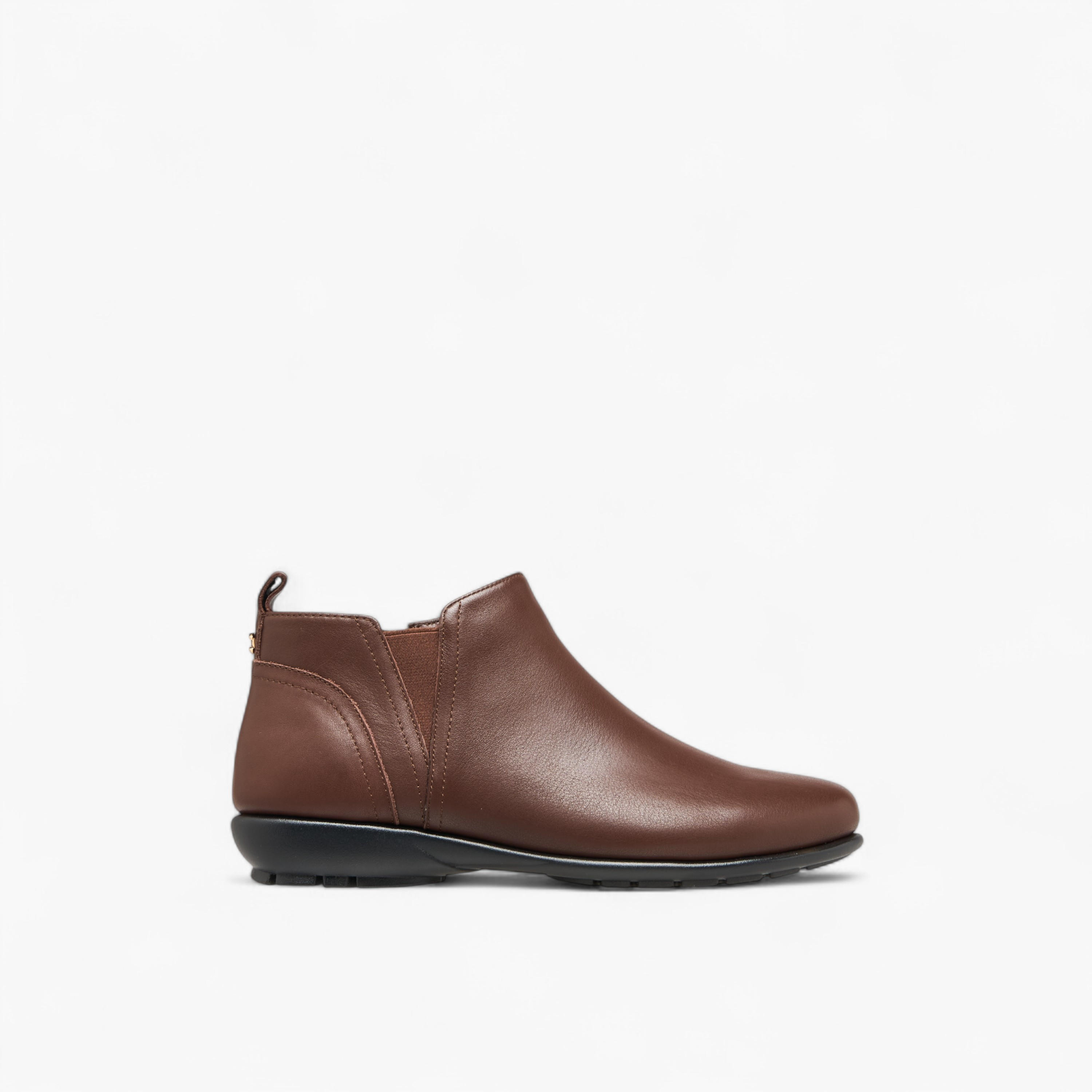 بوت بارز الملمس سهل الارتداء بكعب سميك من لو كونفورت-women-shoes-boots-image-3