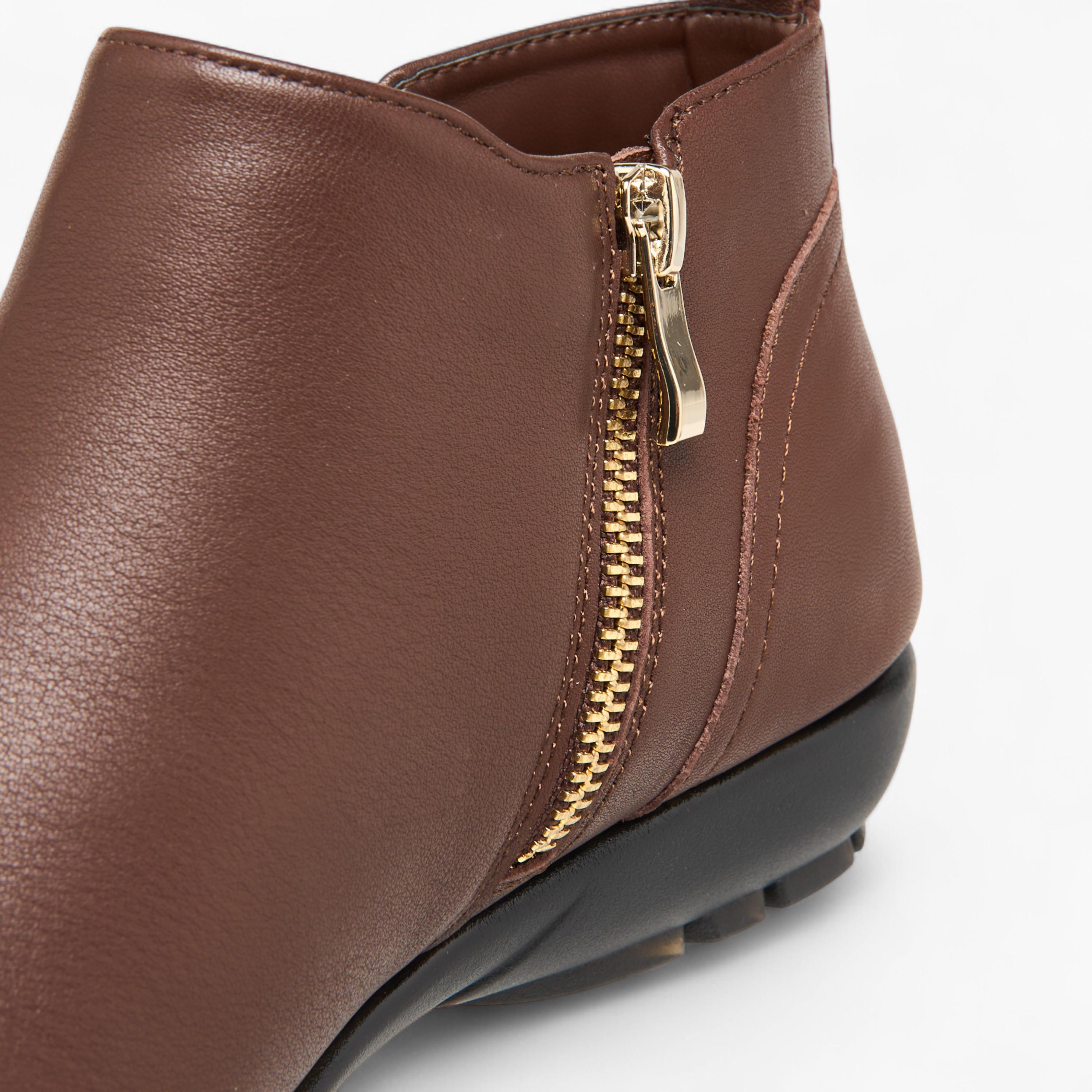 بوت بارز الملمس سهل الارتداء بكعب سميك من لو كونفورت-women-shoes-boots-image-5