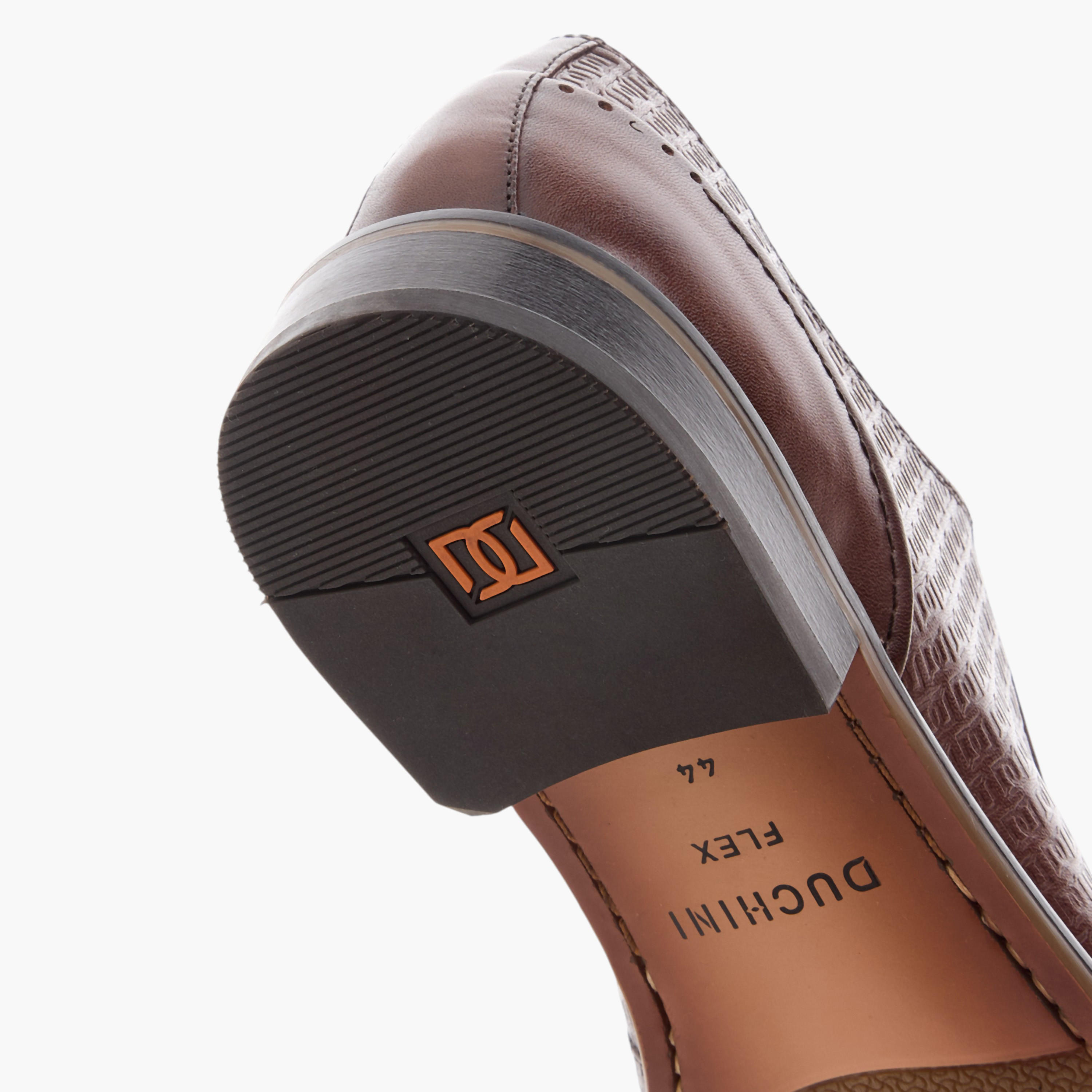 Duchini Men's Textured Derby Shoes with Lace-Up Closure-men-shoes-formalshoes-image-5