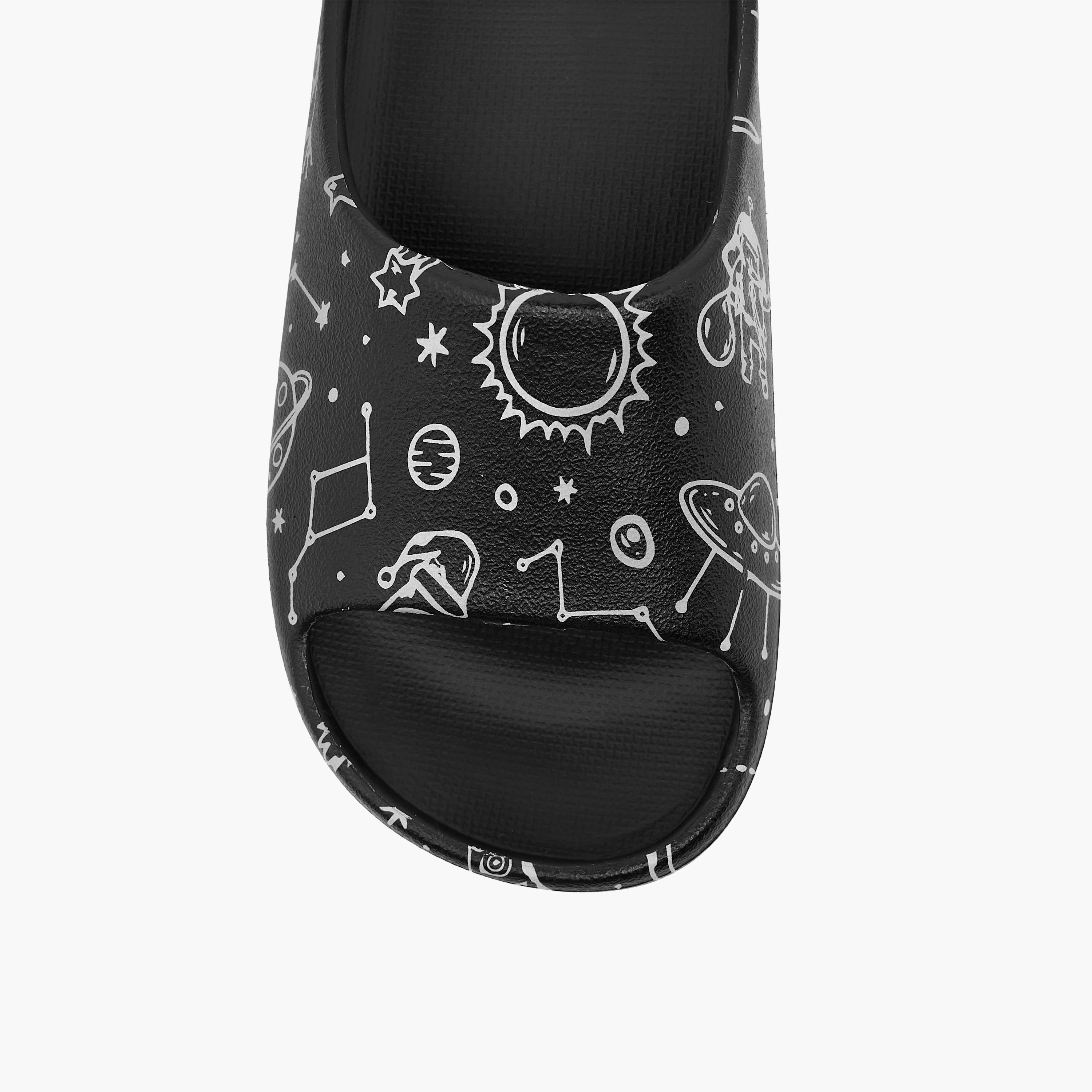 شبشب بطبعات فضاء للأولاد من أكوا-boys-shoes-flipflopsandslides-image-3