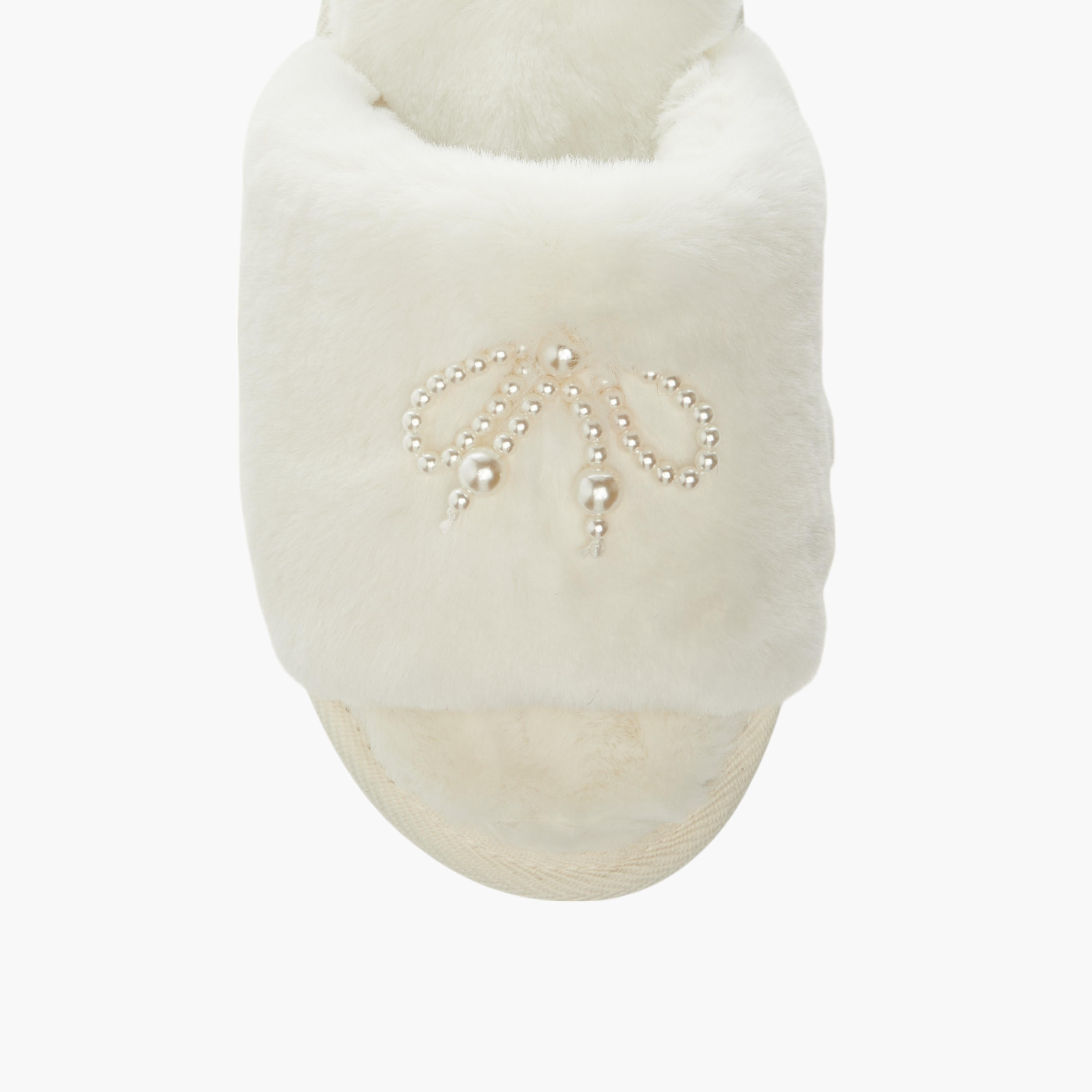 شبشب سهل الارتداء بزخارف فيونكة من لو كونفورت-women-shoes-flipflopsandslides-image-3