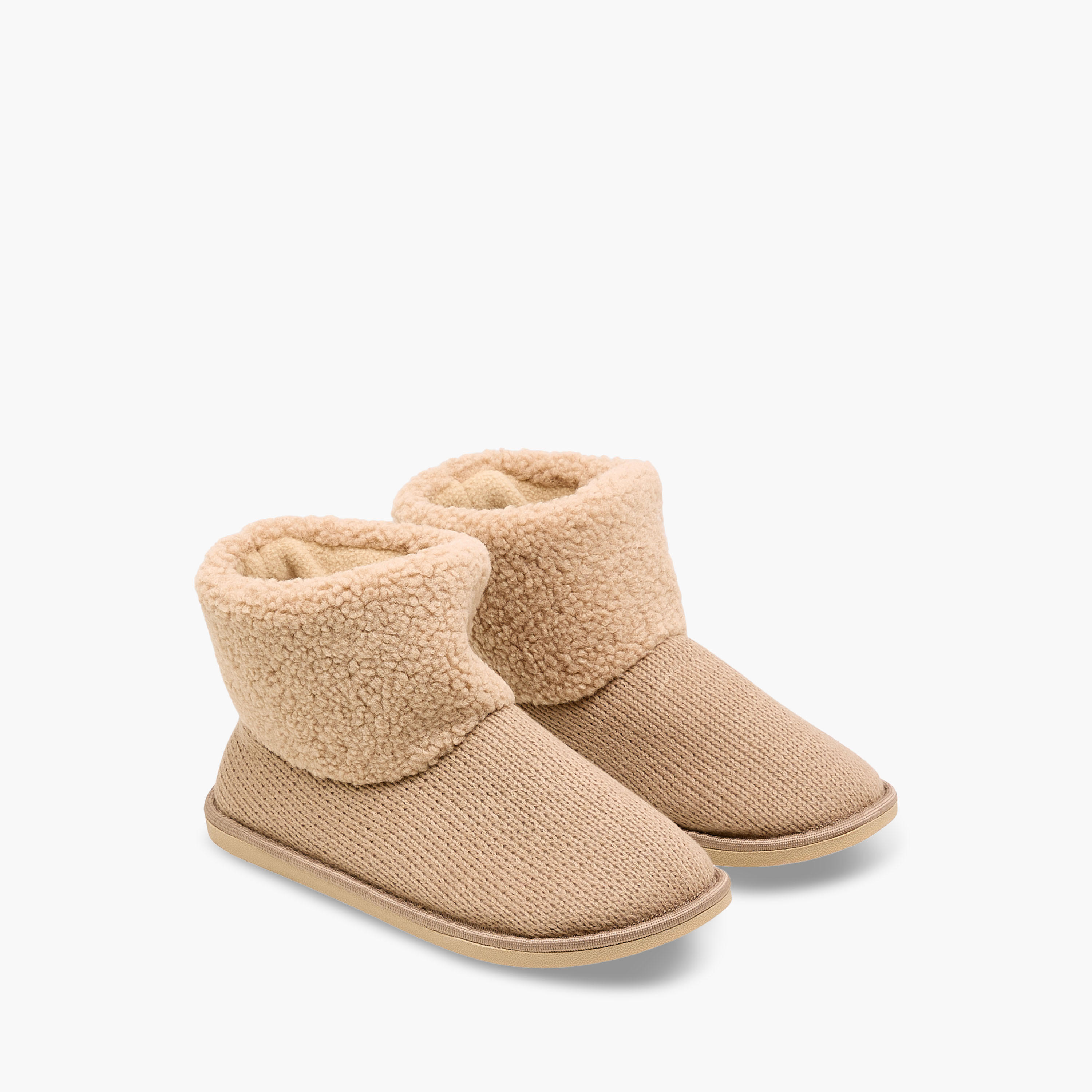 بوت سهل الارتداء بتفاصيل شيربا للنساء من لو كونفورت-women-shoes-boots-image-1