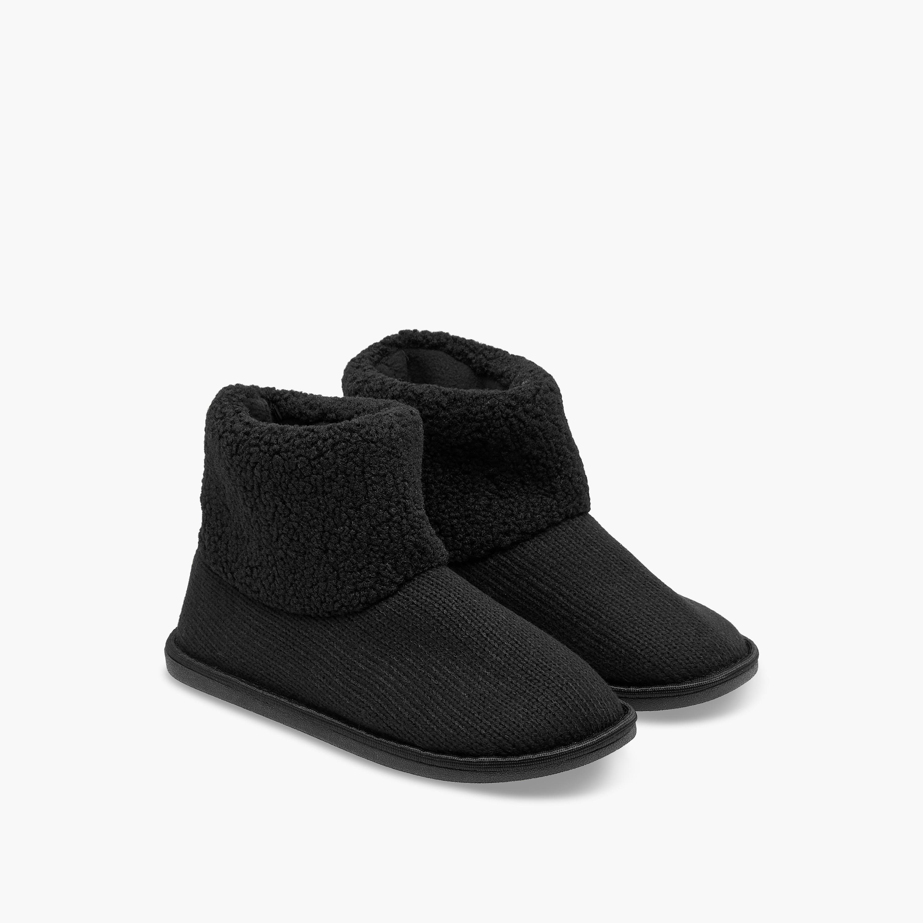 بوت سهل الارتداء بتفاصيل شيربا للنساء من لو كونفورت-women-shoes-boots-image-1