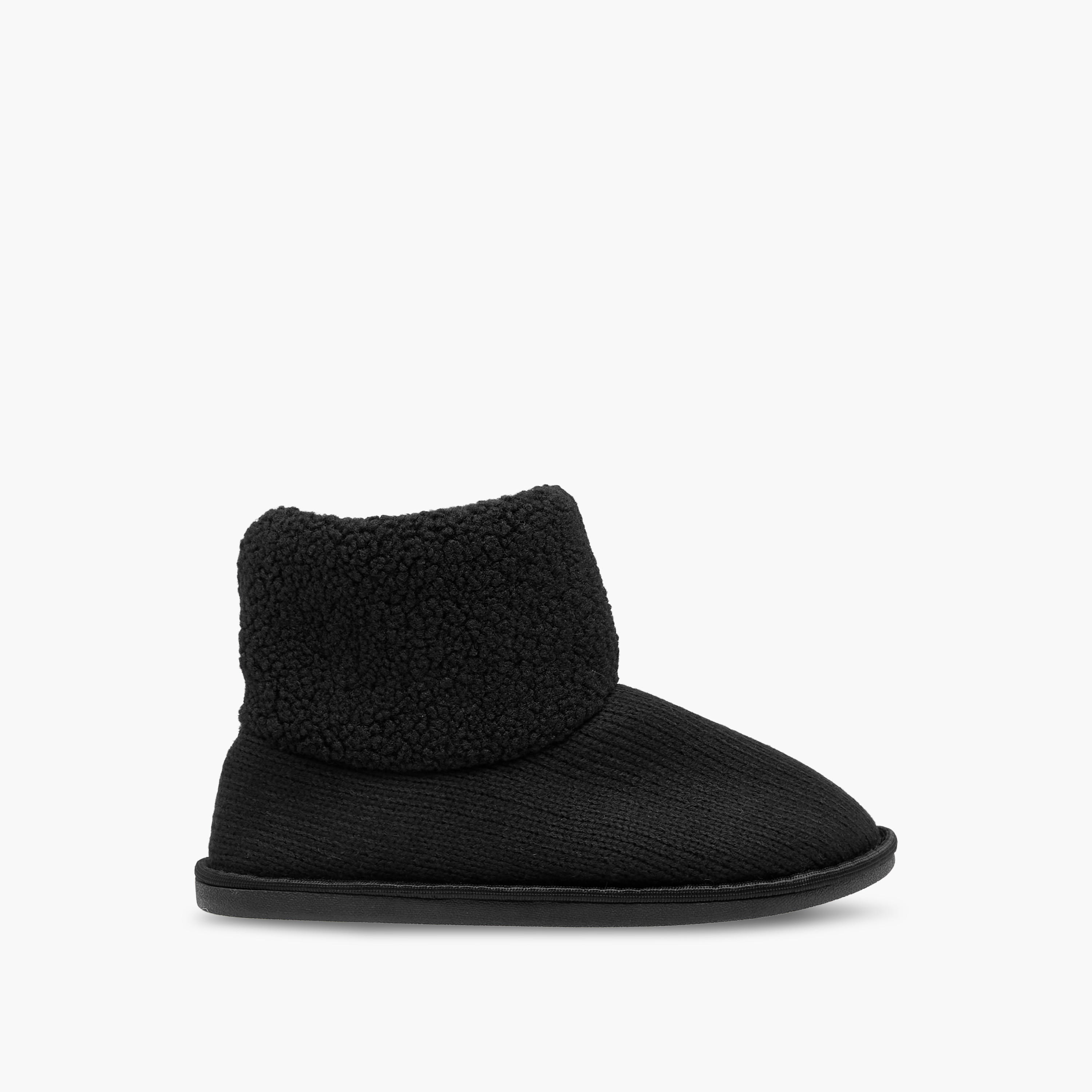 بوت سهل الارتداء بتفاصيل شيربا للنساء من لو كونفورت-women-shoes-boots-image-3