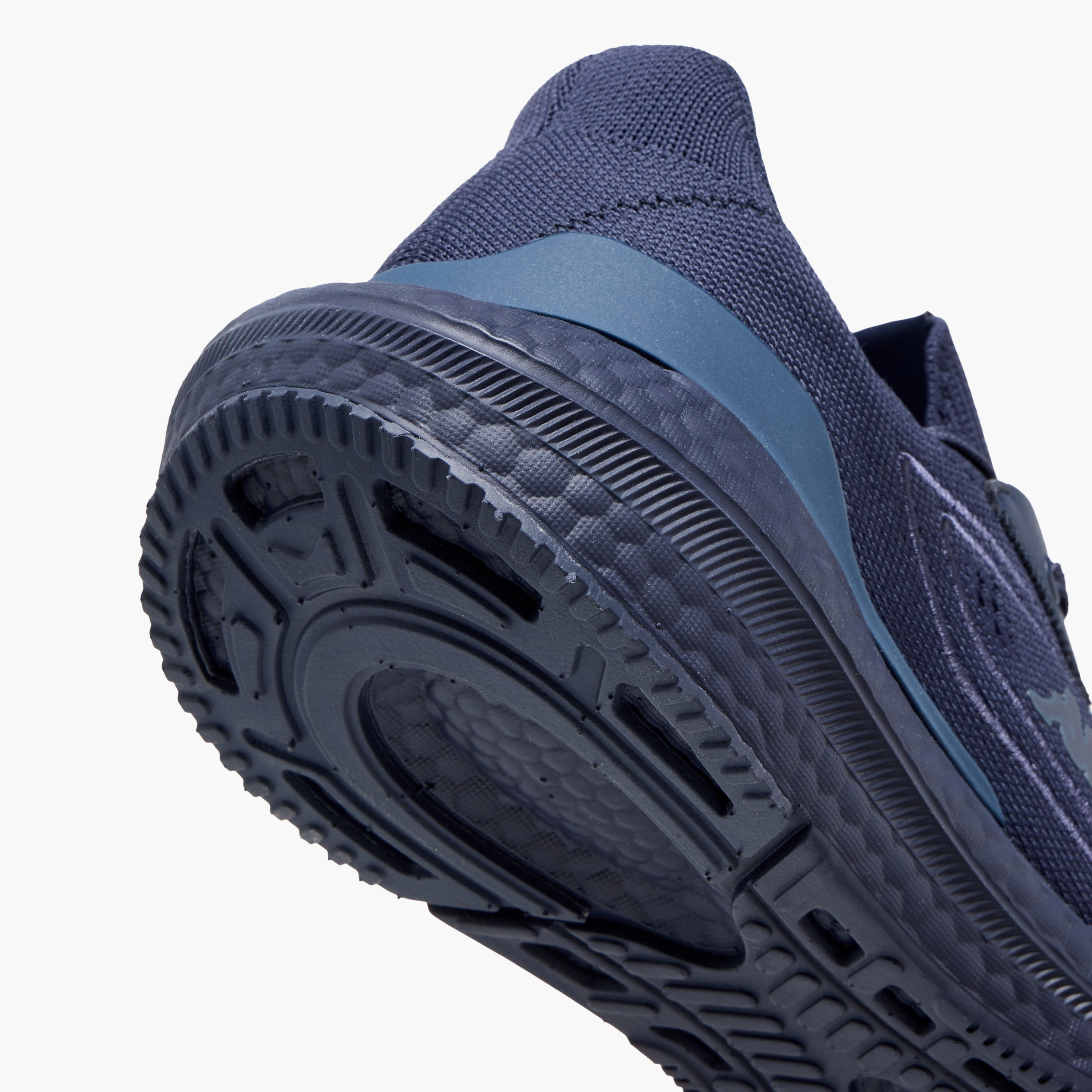 حذاء رياضي بارز الملمس برباط إغلاق للرجال من كابا-sports-men-shoes-image-5