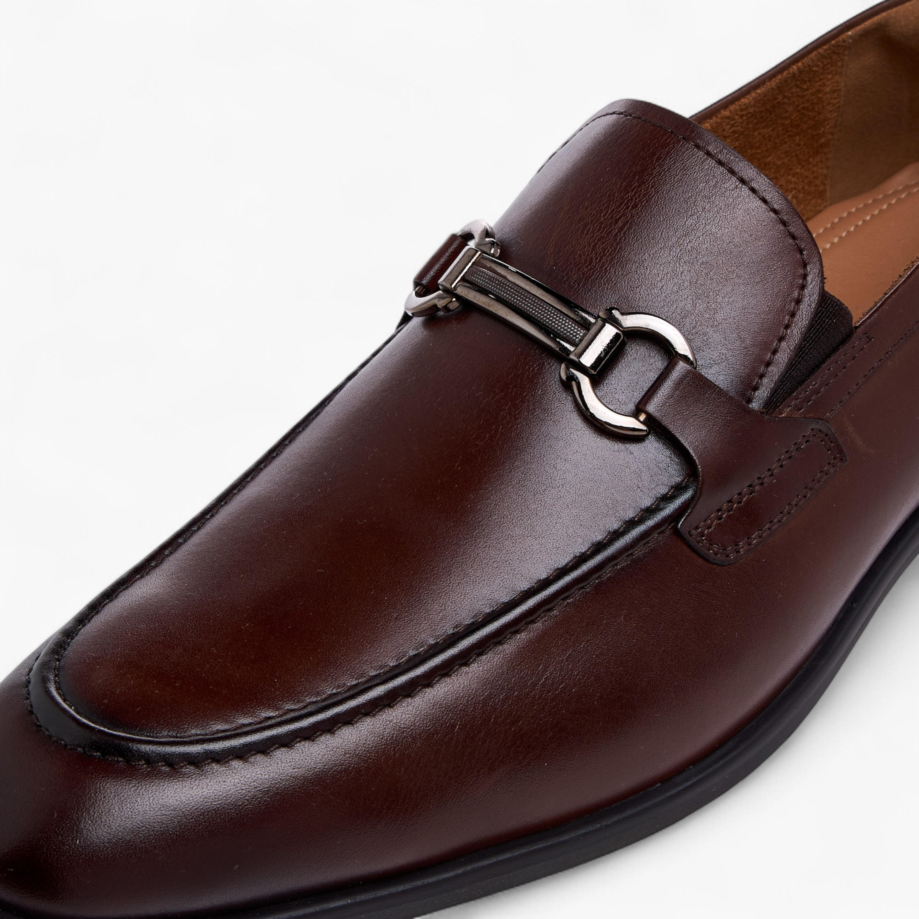 حذاء سهل الارتداء بزينة معدنية من إل بي إل من شو إكسبريس-men-shoes-formalshoes-image-4