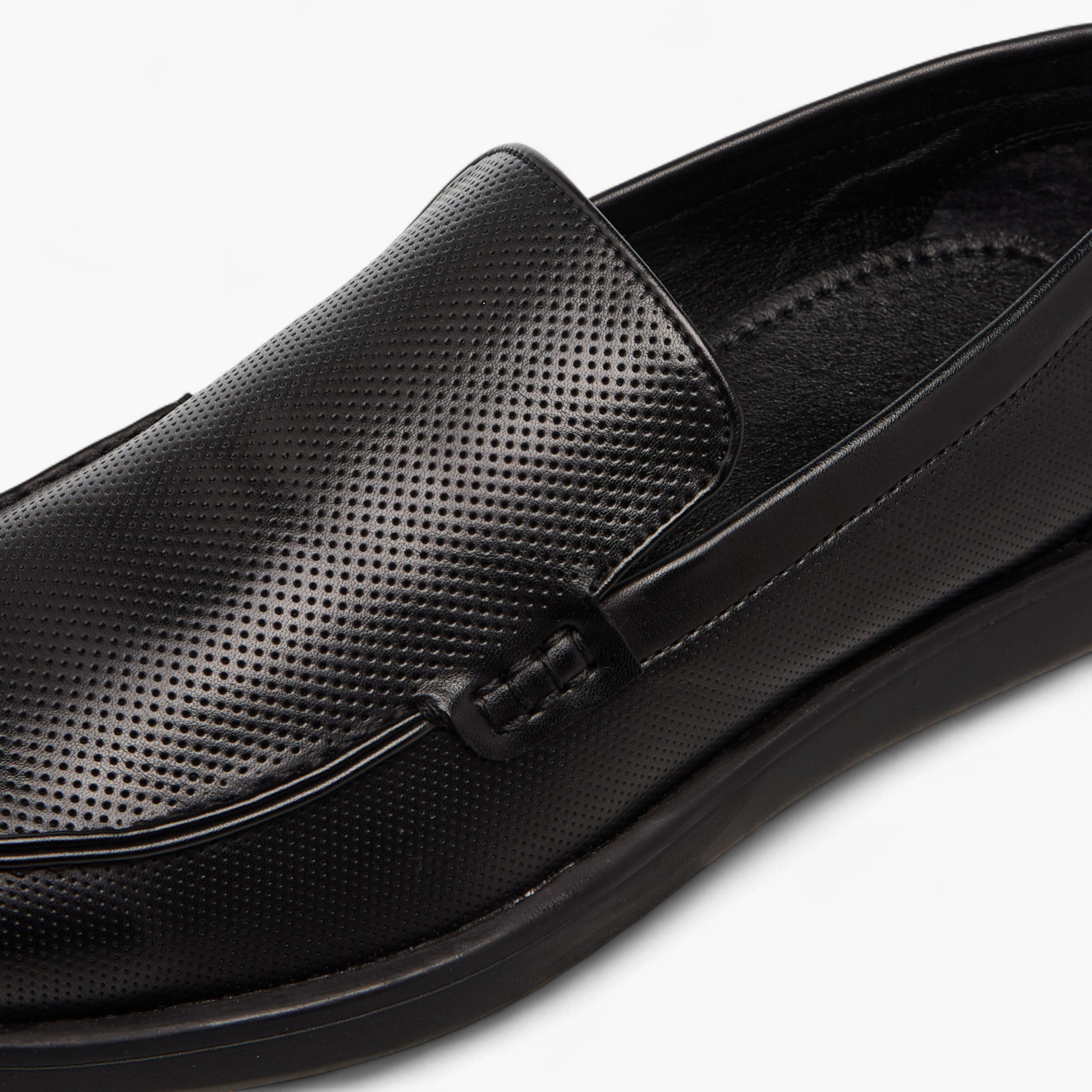 حذاء سهل الارتداء وبارز الملمس من أل بي أل من شو إكسبريس-men-shoes-loafersandmoccasins-image-4