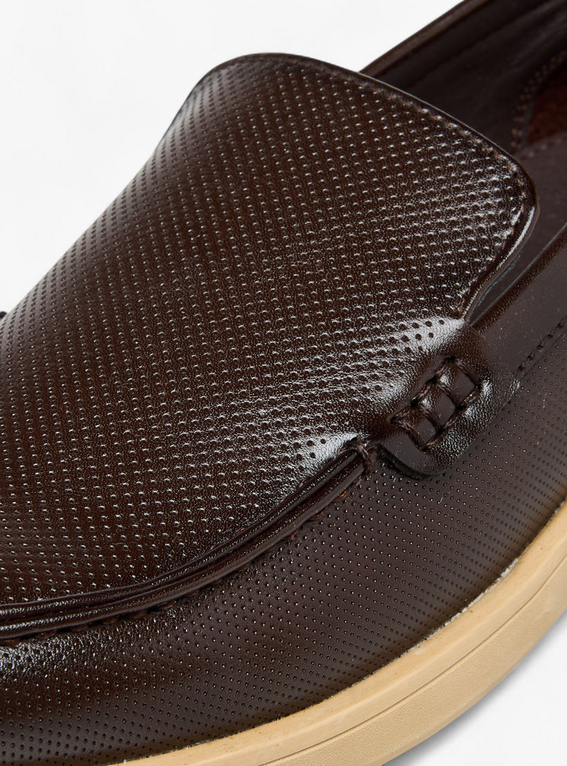 حذاء سهل الارتداء وبارز الملمس من أل بي أل من شو إكسبريس-men-shoes-loafersandmoccasins-image-4