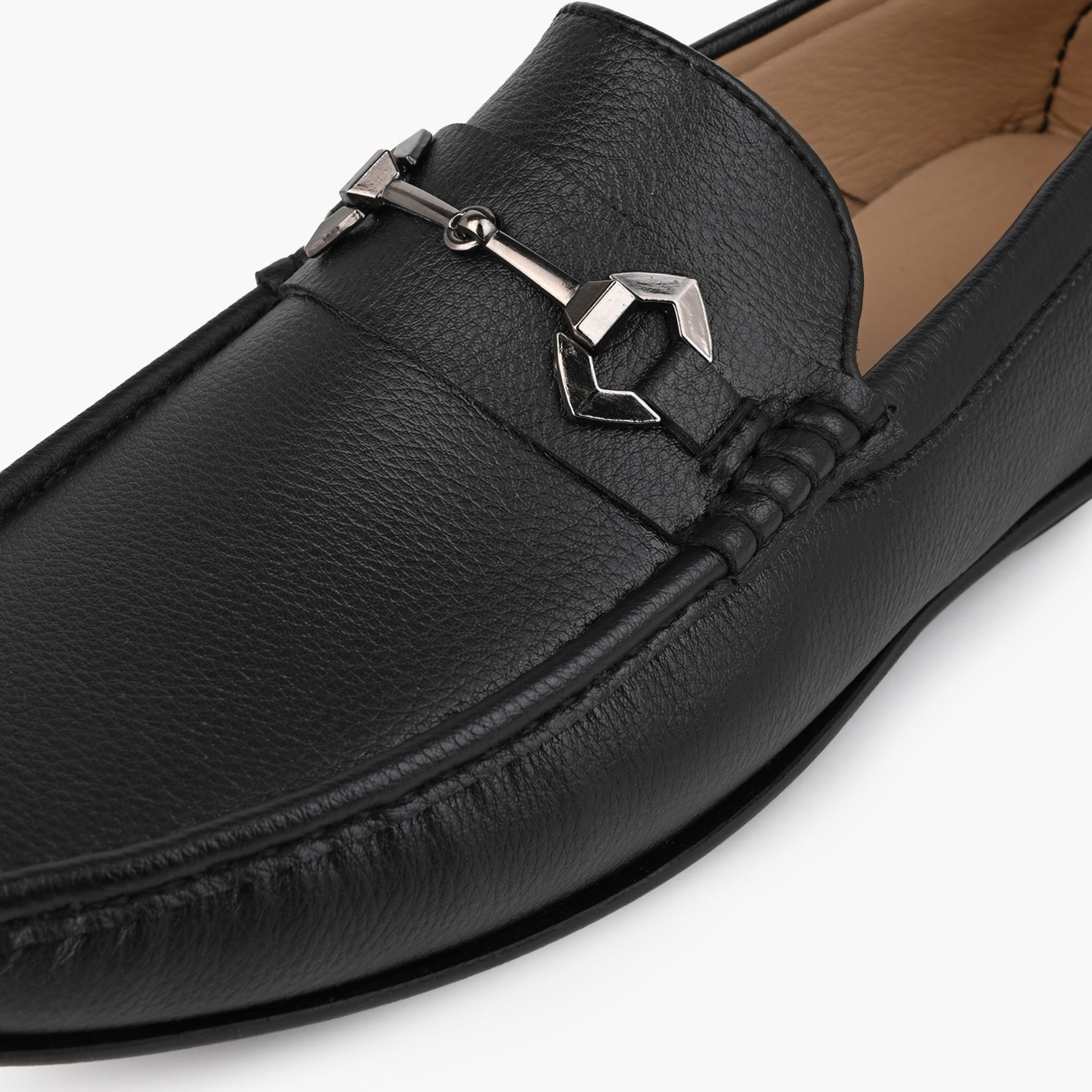 حذاء لوفر بحلية معدن للرجال إل بي إل من شو إكسبريس-men-shoes-loafersandmoccasins-image-4