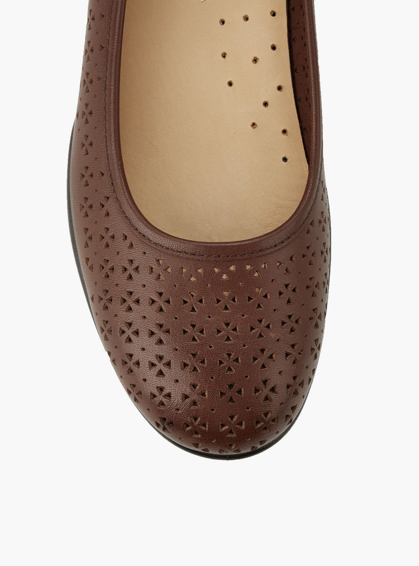 Le Confort Women Cutwork Leather Ballerina Shoes-women-shoes-ballerinas-image-4