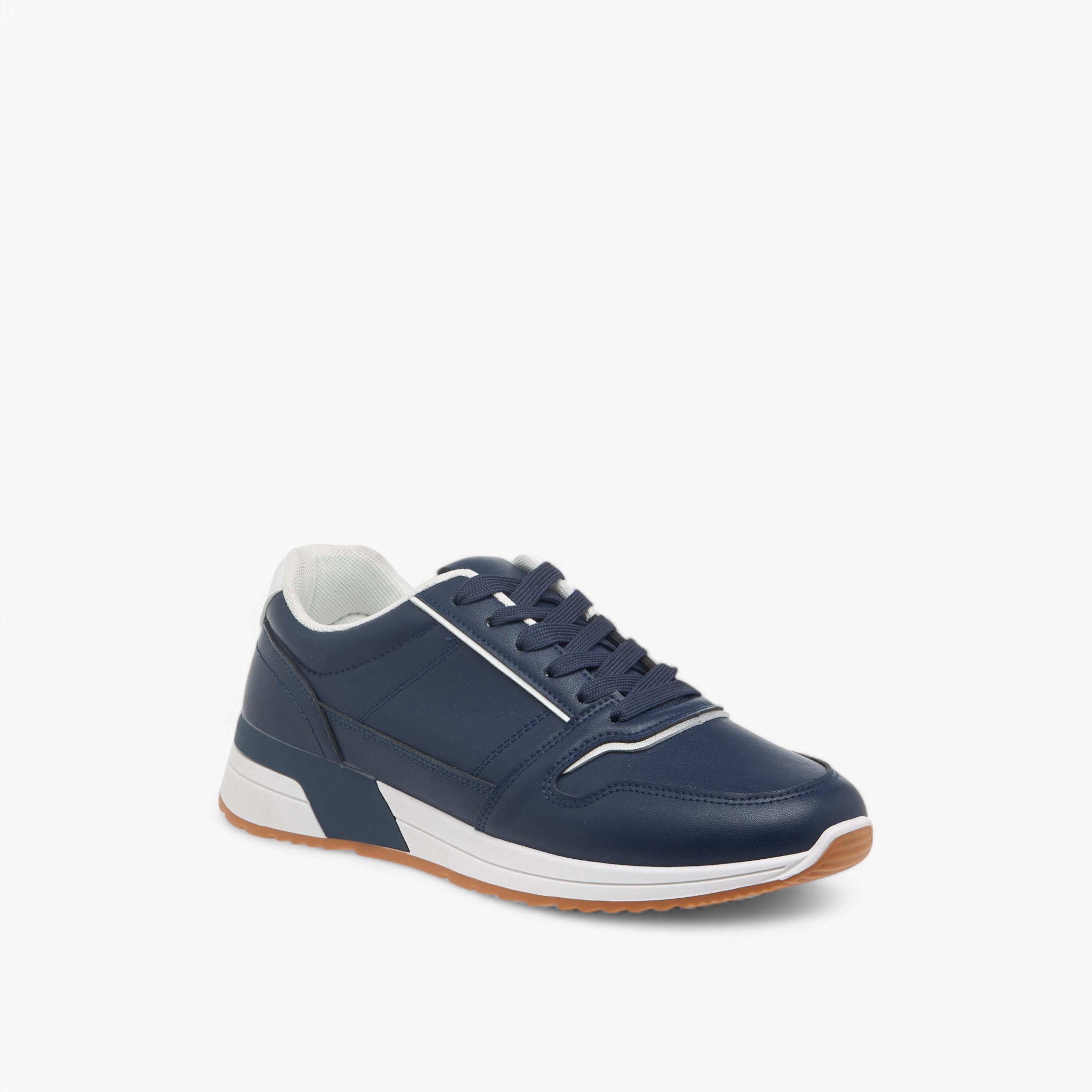 حذاء سنيكرز برباط إغلاق من إل بي إل من شوإكسبريس-men-shoes-sneakers-image-2