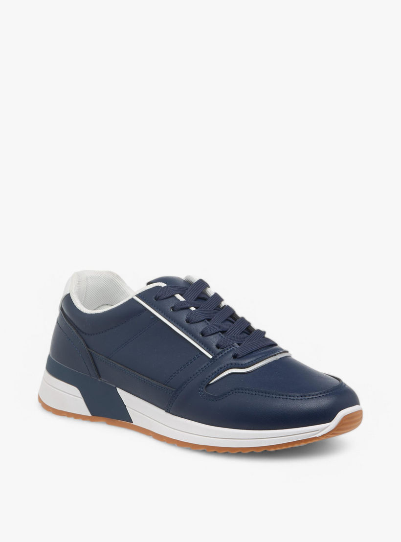 حذاء سنيكرز برباط إغلاق من إل بي إل من شوإكسبريس-men-shoes-sneakers-image-2