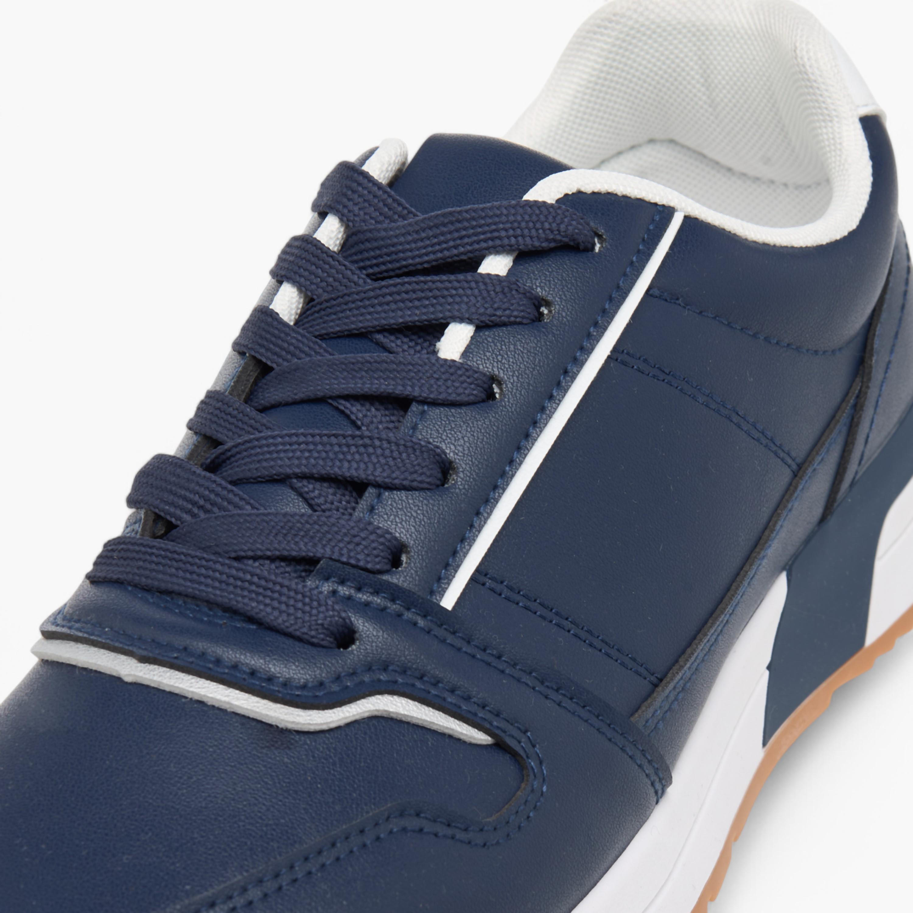 حذاء سنيكرز برباط إغلاق من إل بي إل من شوإكسبريس-men-shoes-sneakers-image-4