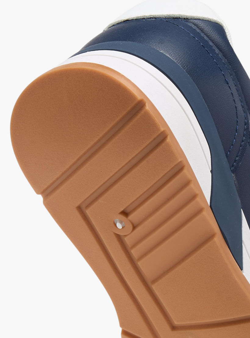 حذاء سنيكرز برباط إغلاق من إل بي إل من شوإكسبريس-men-shoes-sneakers-image-5