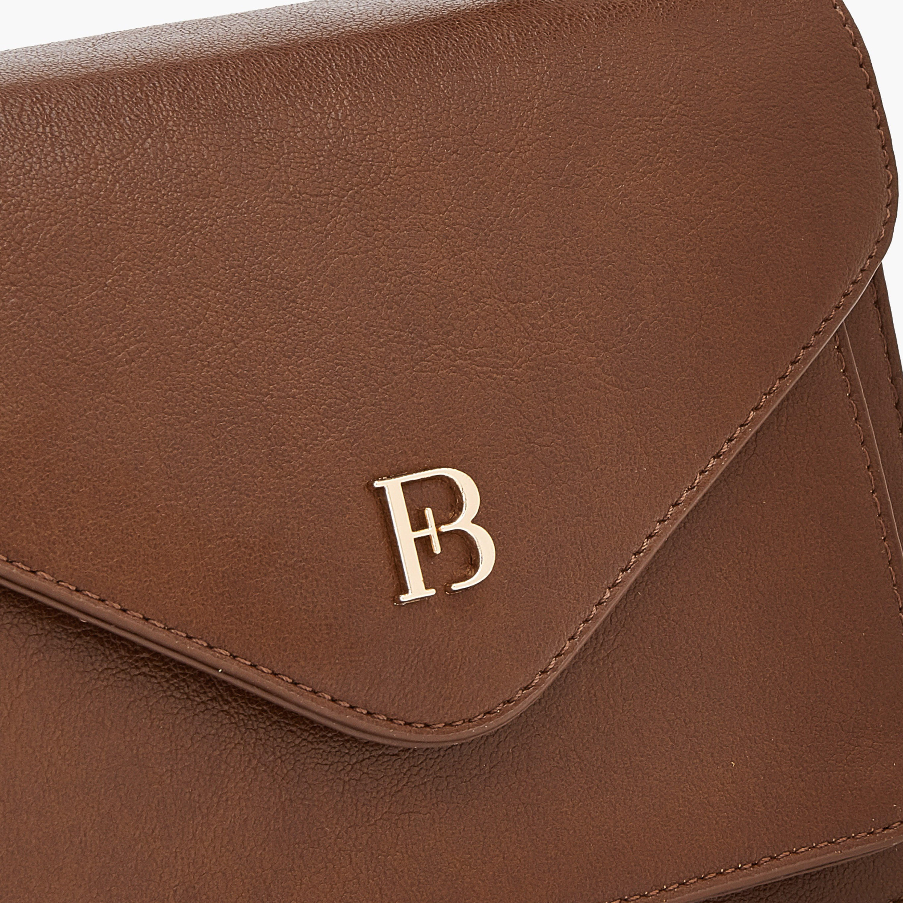 شنطة كروس بودي بحزام سلسلة قابل للفصل وزينة الشعار من فلورا بيلا-women-bagsandwallets-handbags-image-3