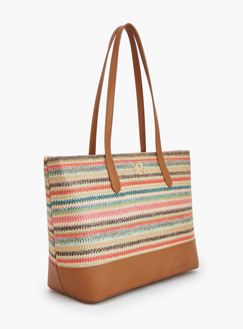 شنطة توتي مخططة بسحّاب إغلاق من بيبرمينت-women-bagsandwallets-handbags-image-2