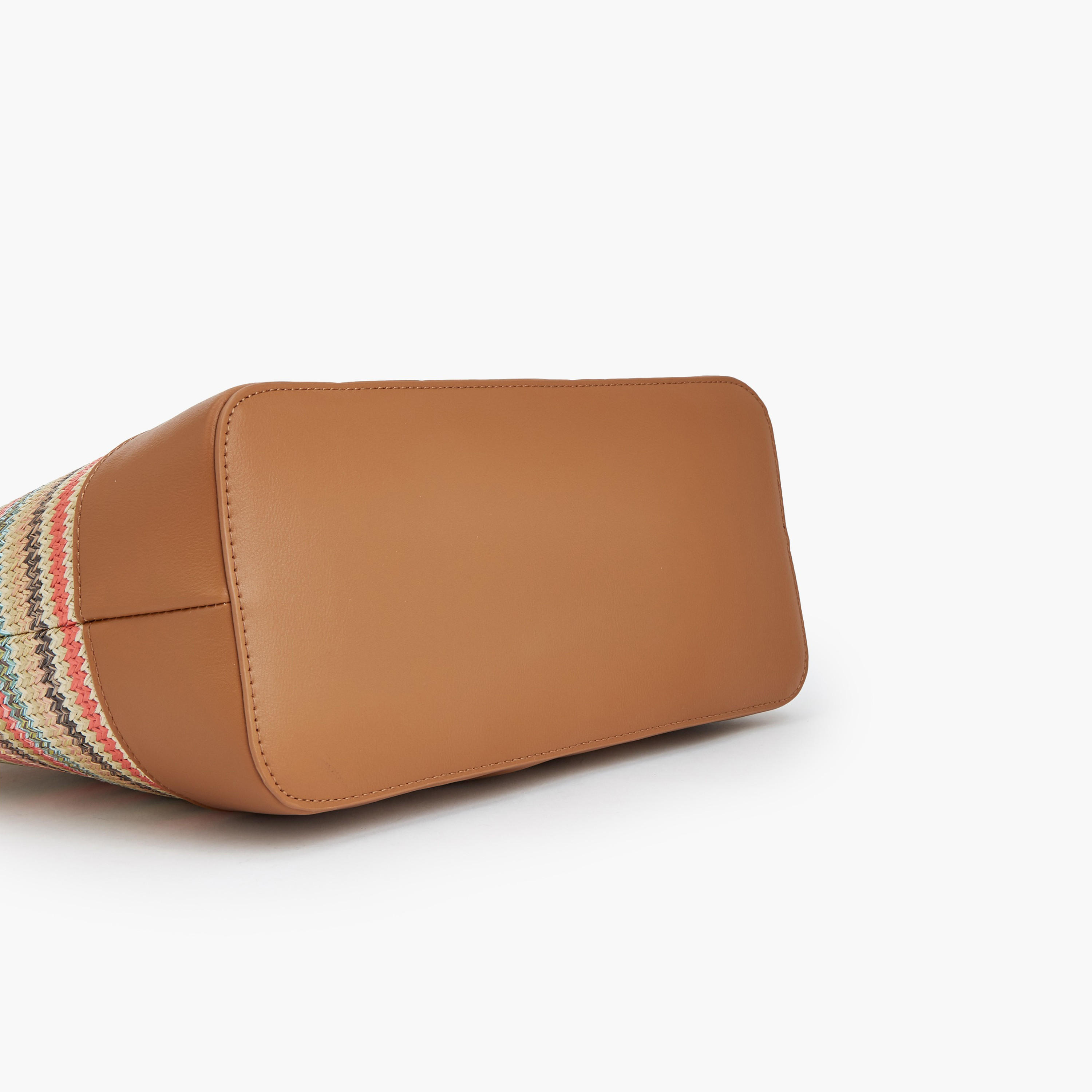 شنطة توتي مخططة بسحّاب إغلاق من بيبرمينت-women-bagsandwallets-handbags-image-6