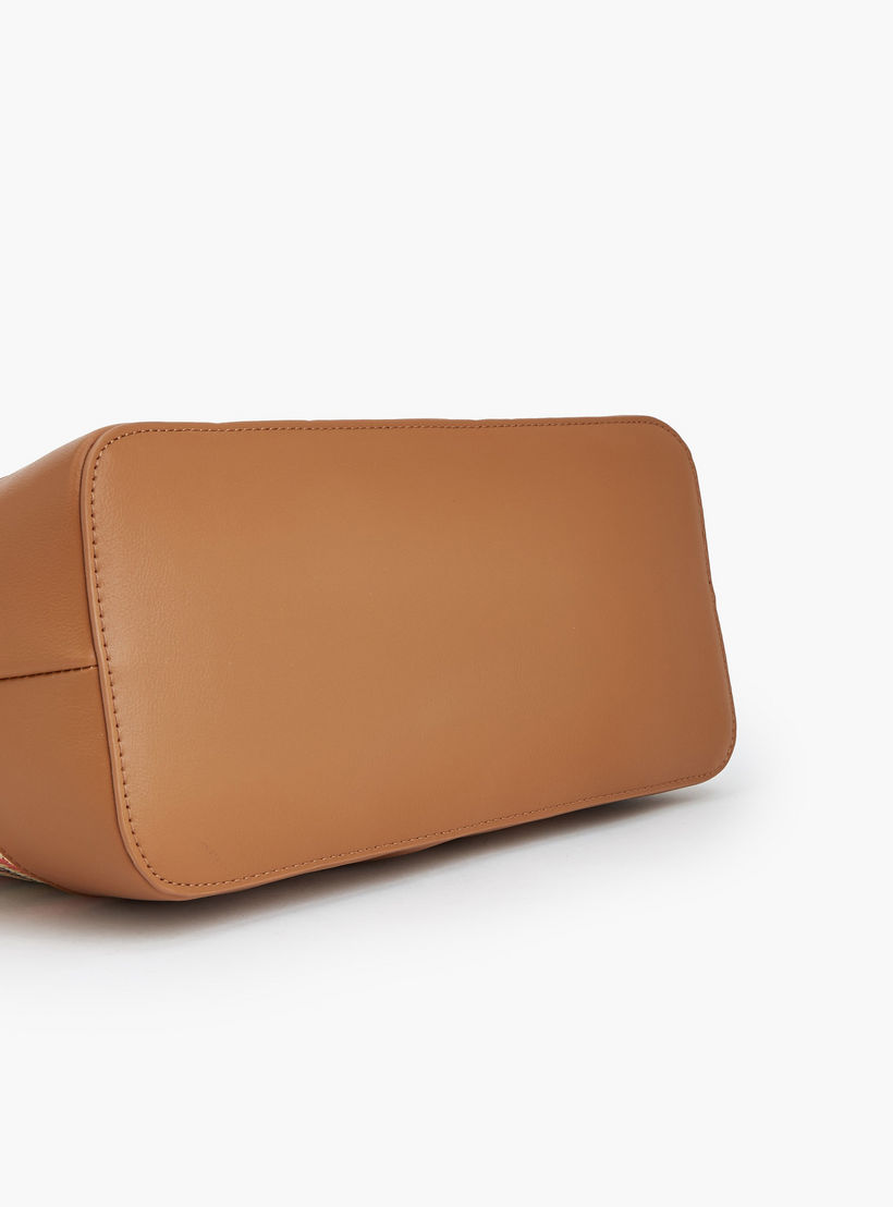 شنطة توتي مخططة بسحّاب إغلاق من بيبرمينت-women-bagsandwallets-handbags-image-6