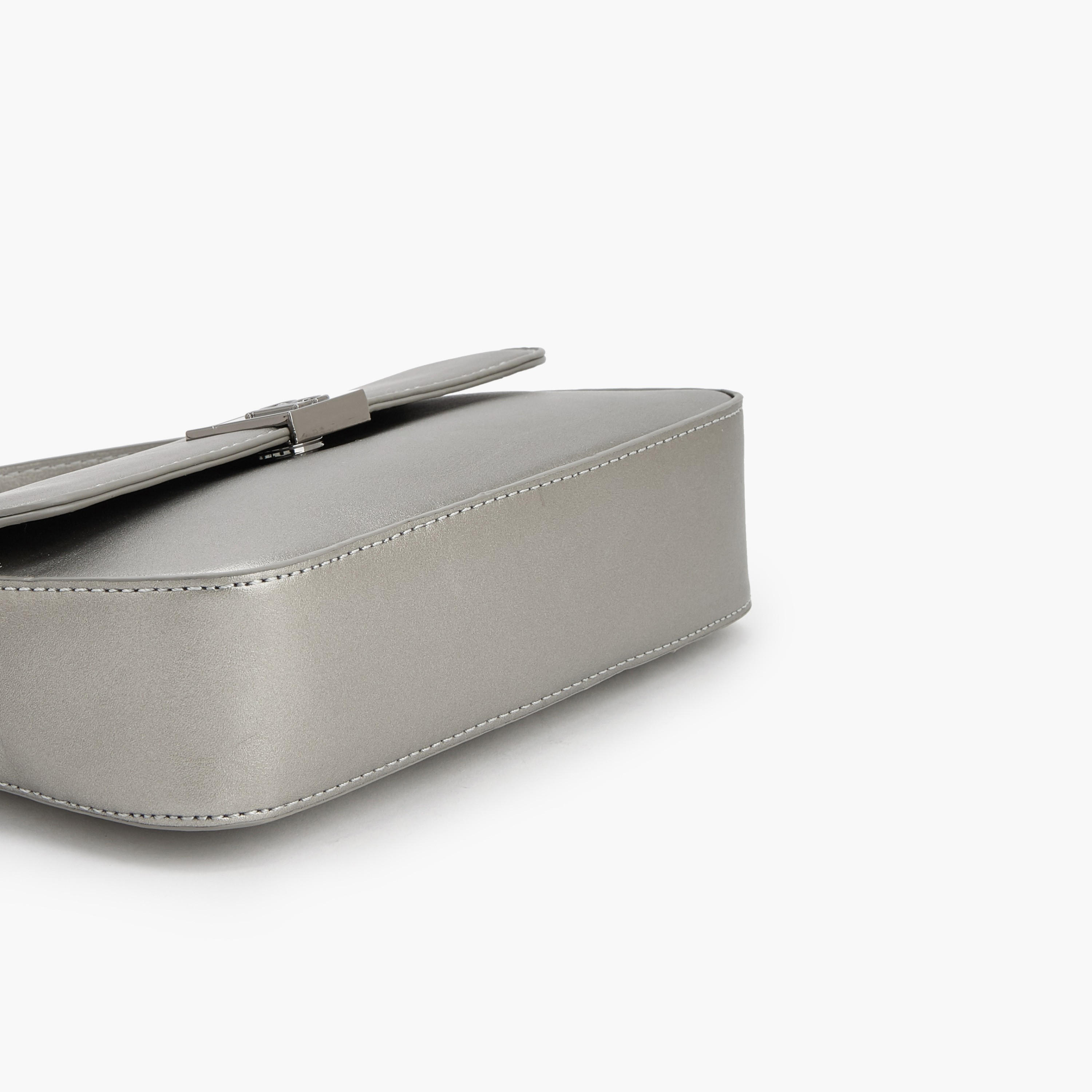 شنطة كروس بودي سادة بإغلاق مغناطيسي من فلورا بيلا-women-bagsandwallets-handbags-image-6