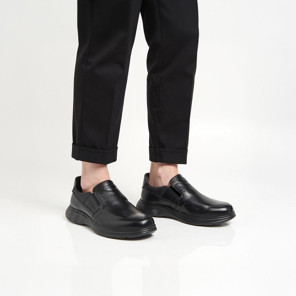 حذاء خفيف جلد سهل الارتداء بنقوش الشعار من لو كونفورت -men-shoes-formalshoes-image-2