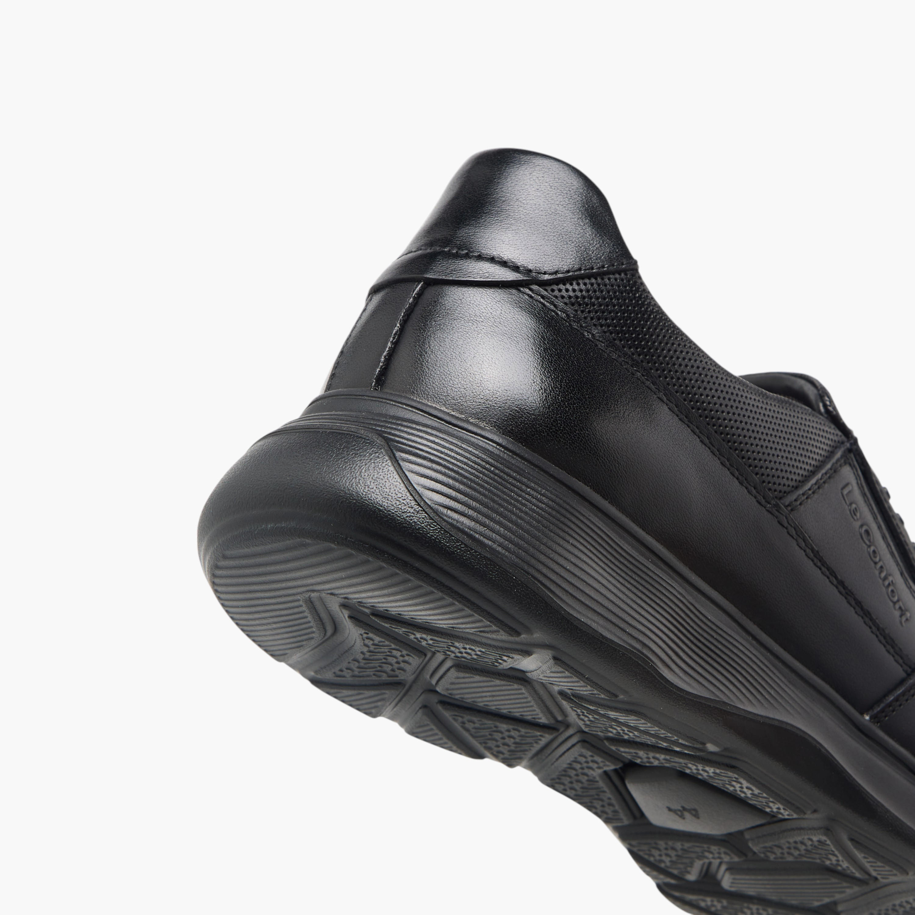 حذاء خفيف جلد سهل الارتداء بنقوش الشعار من لو كونفورت -men-shoes-formalshoes-image-6