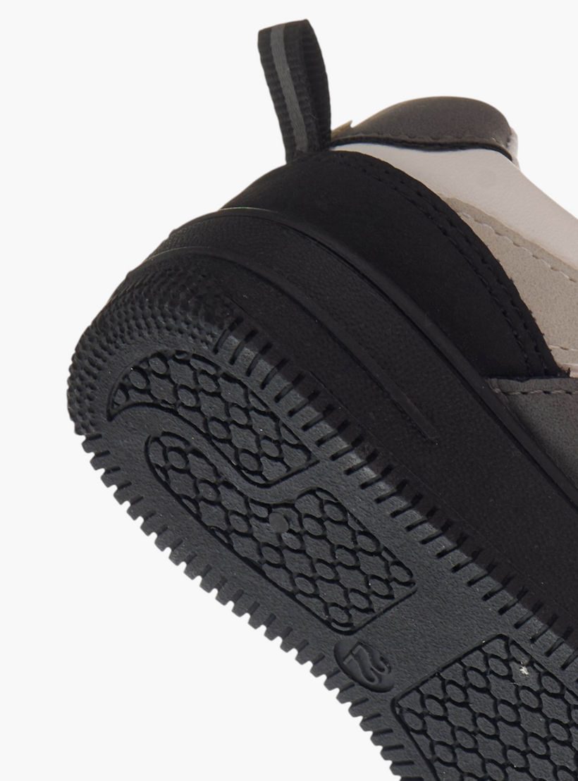 حذاء سنيكرز بشريط إغلاق لاصق من إل بي إل من شو إكسبرس-boys-shoes-sneakers-image-5