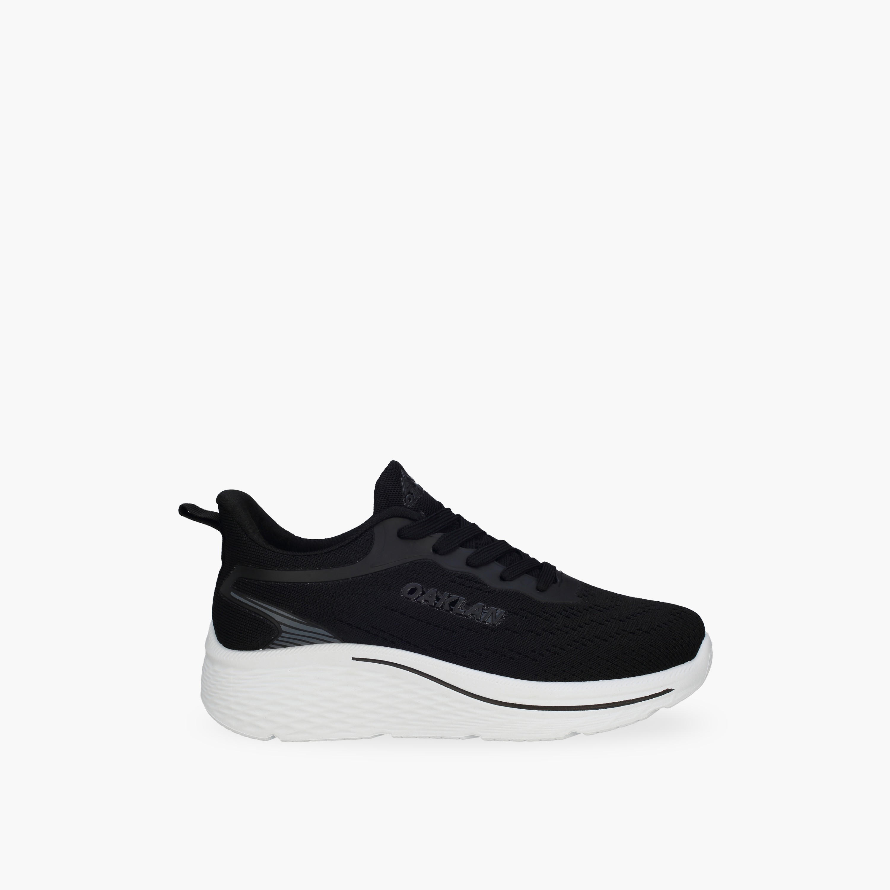 حذاء رياضي برباط إغلاق للنساء من أوكلان من شو إكسبريس-sports-women-shoes-image-3
