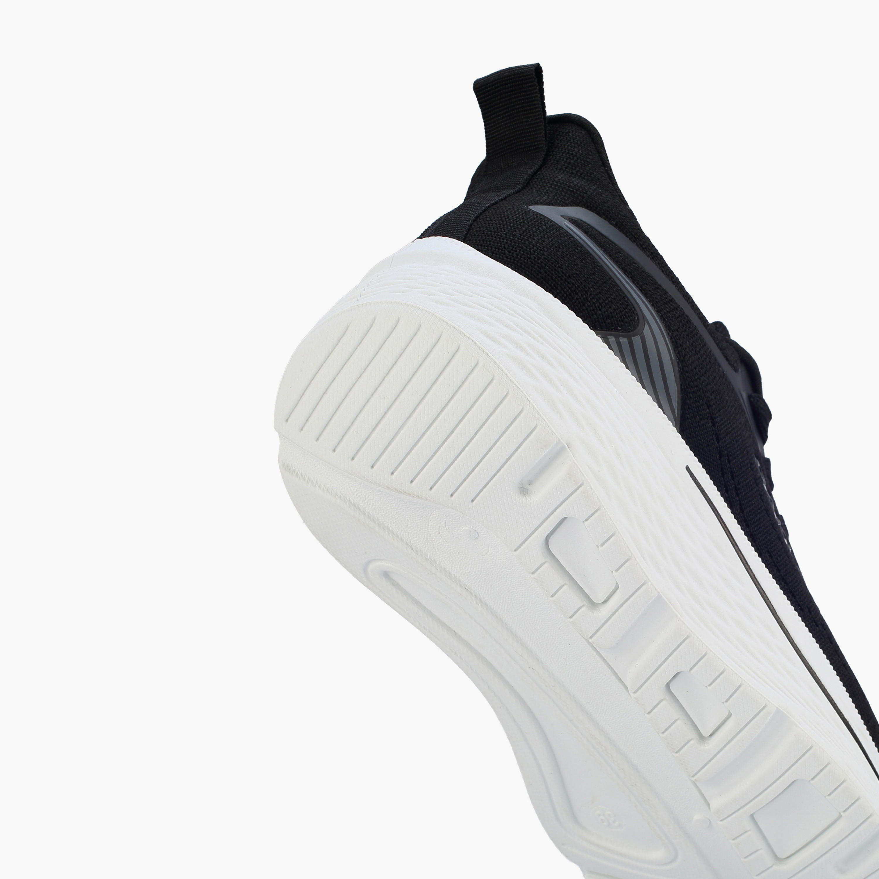 حذاء رياضي برباط إغلاق للنساء من أوكلان من شو إكسبريس-sports-women-shoes-image-5