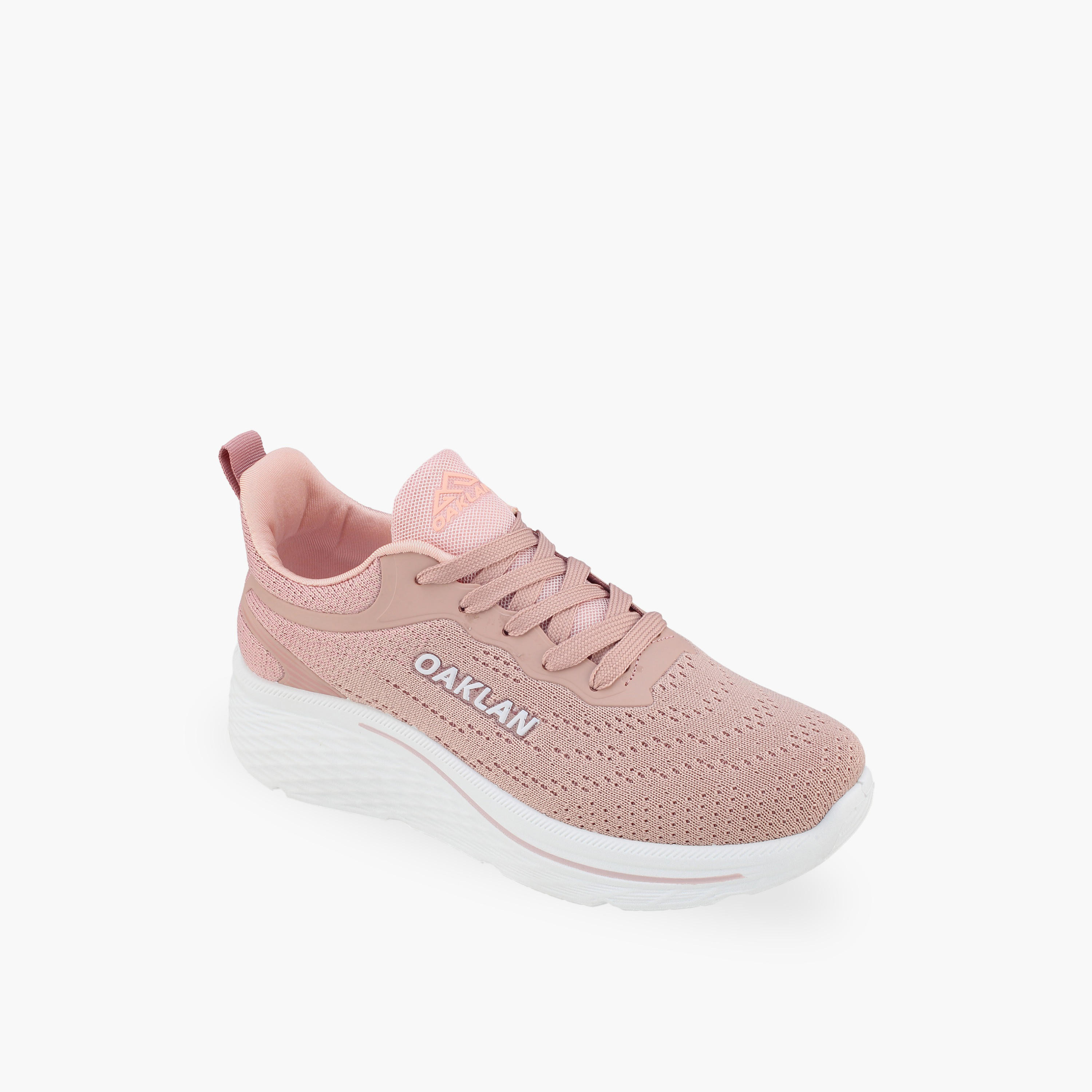 حذاء رياضي برباط إغلاق للنساء من أوكلان من شو إكسبريس-sports-women-shoes-image-2