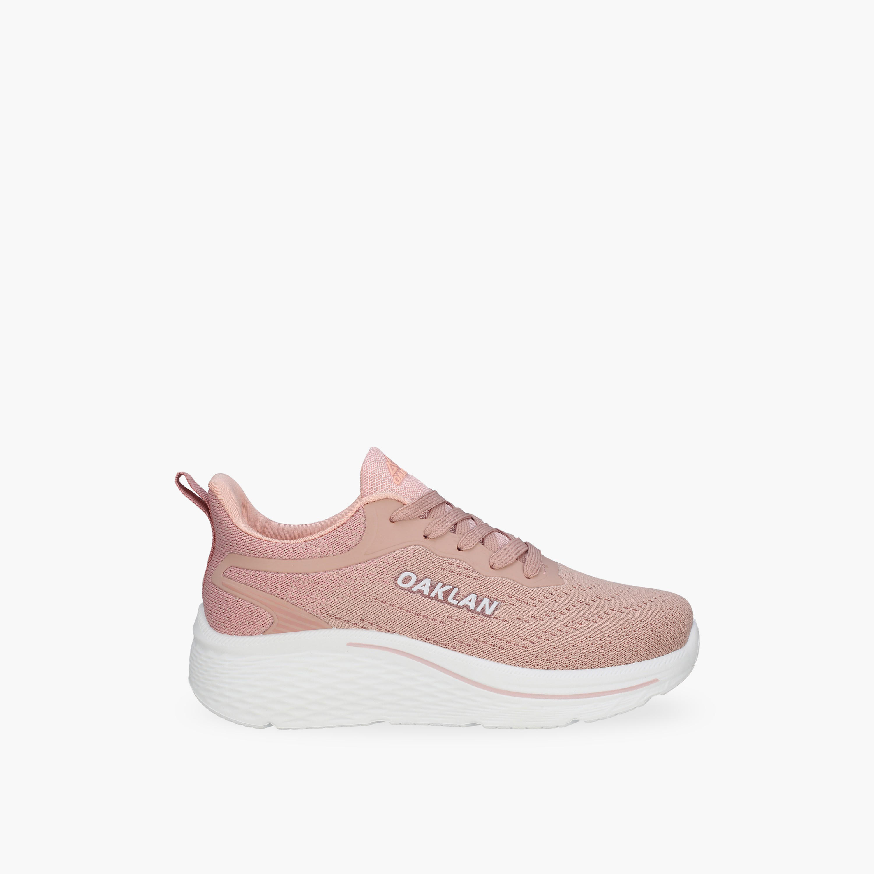 حذاء رياضي برباط إغلاق للنساء من أوكلان من شو إكسبريس-sports-women-shoes-image-3