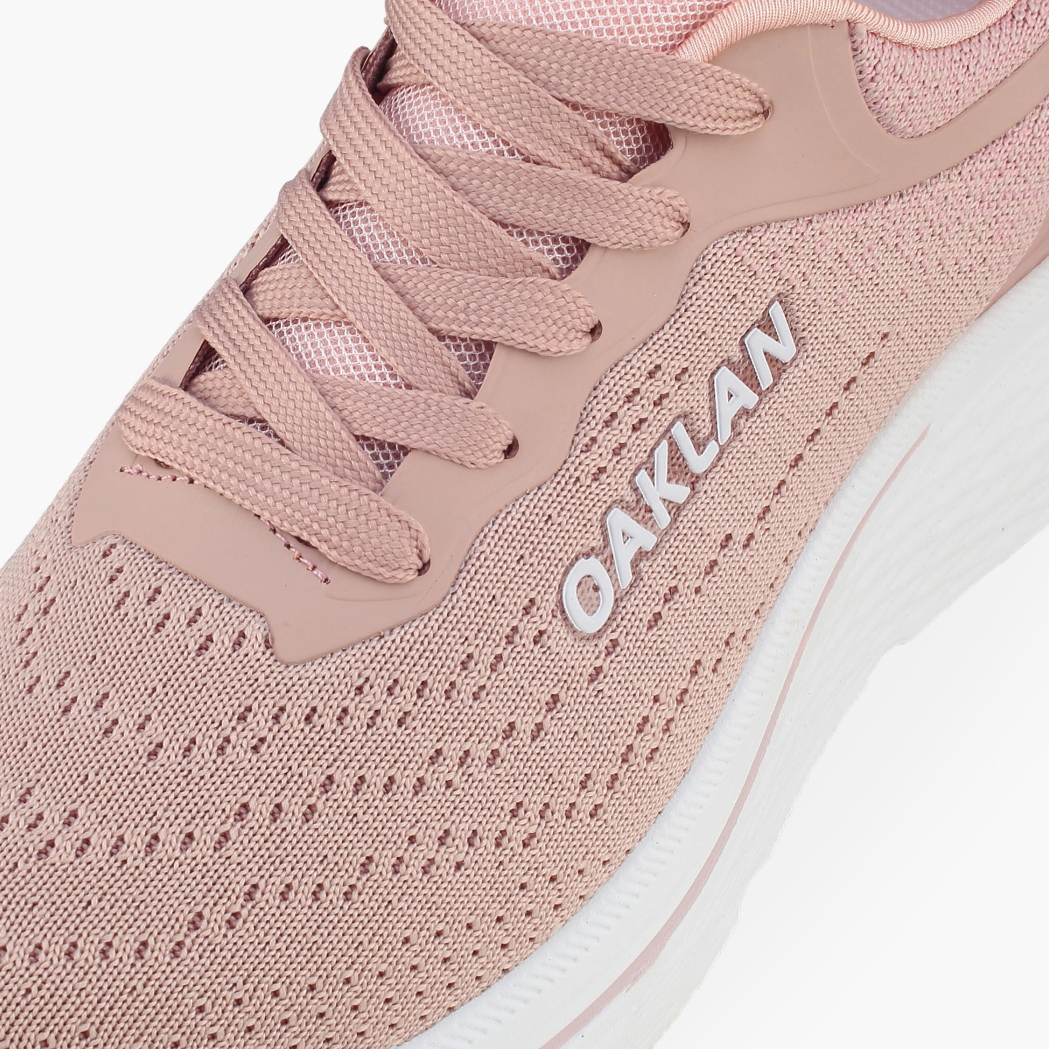 حذاء رياضي برباط إغلاق للنساء من أوكلان من شو إكسبريس-sports-women-shoes-image-4