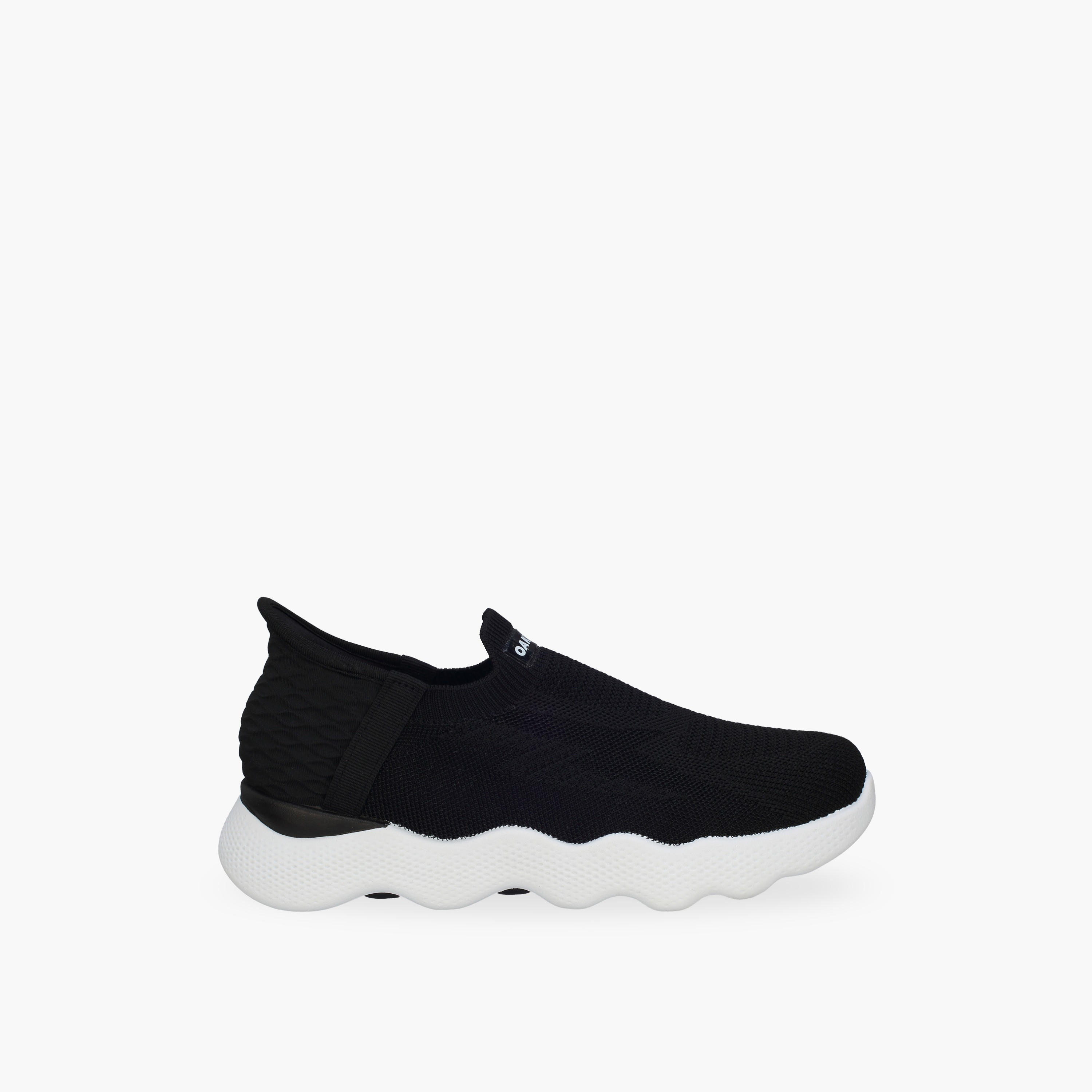 حذاء رياضي سهل الارتداء للنساء من أوكلان من شو إكسبرس-sports-women-shoes-image-3