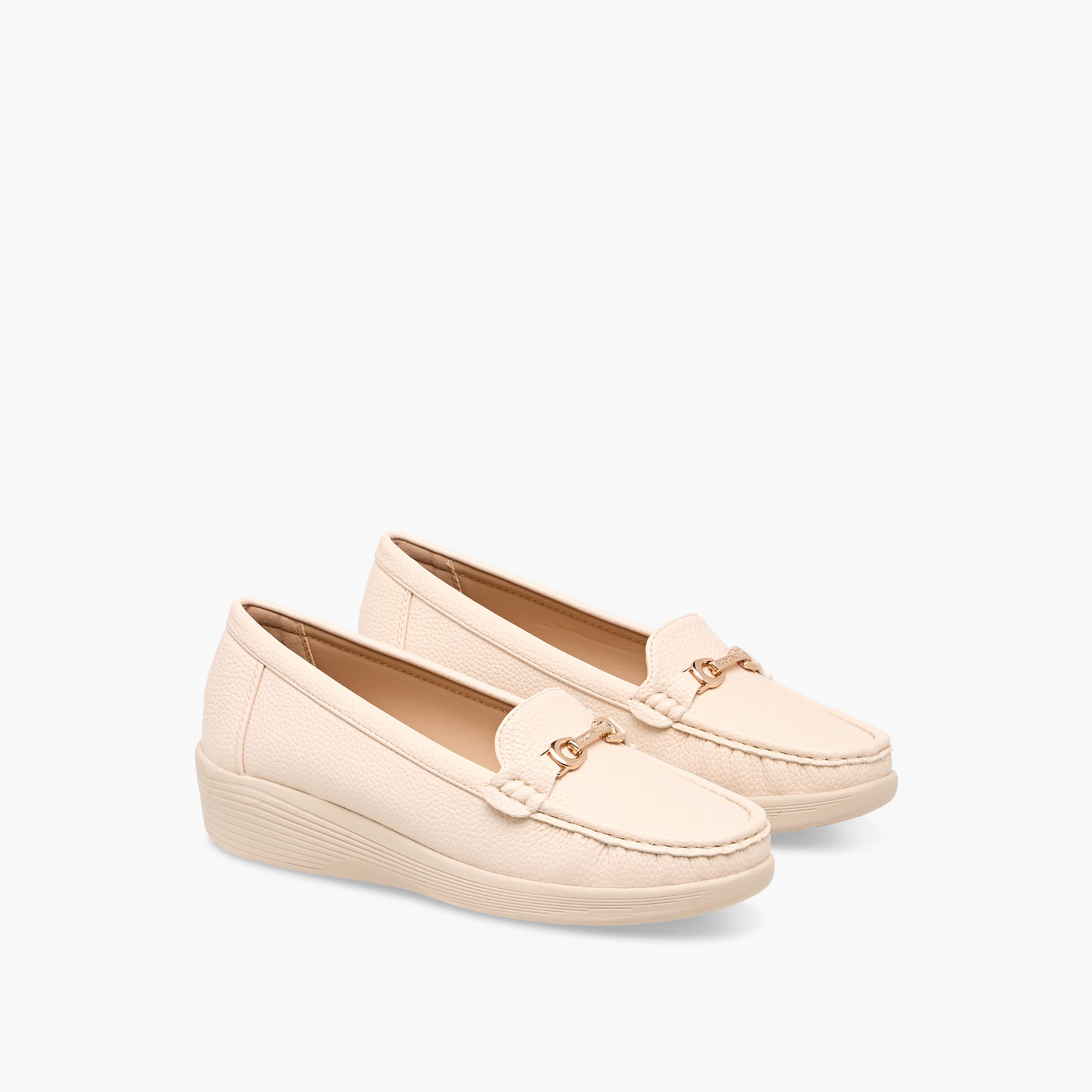 حذاء لوفر بزينة ميتال وكعب ويدج من فلورا بيلا-women-shoes-loafersandmoccasins-image-1