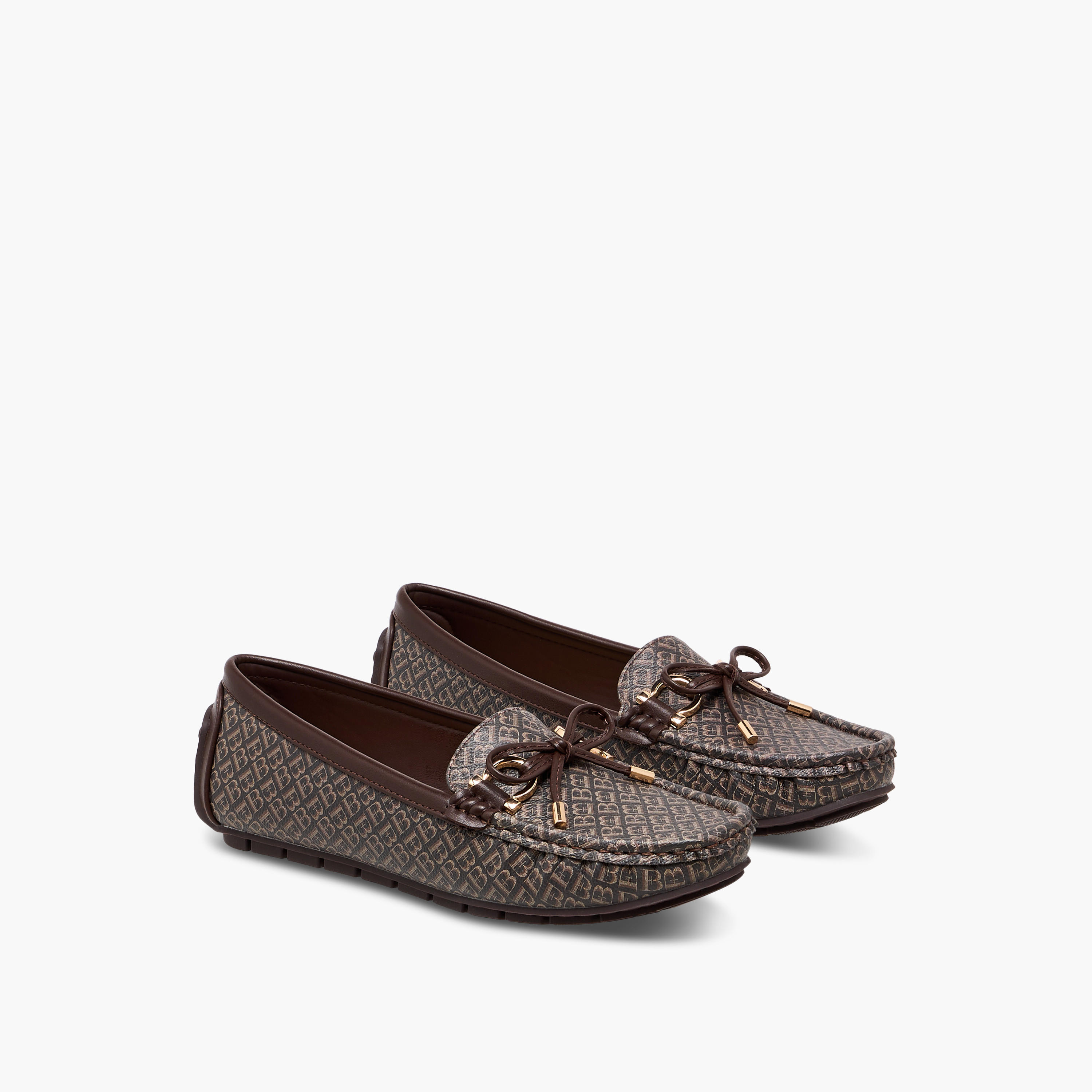 حذاء سهل الارتداء بزينة فيونكة وطبعات مونوجرام من فلورا بيلا-women-shoes-loafersandmoccasins-image-1
