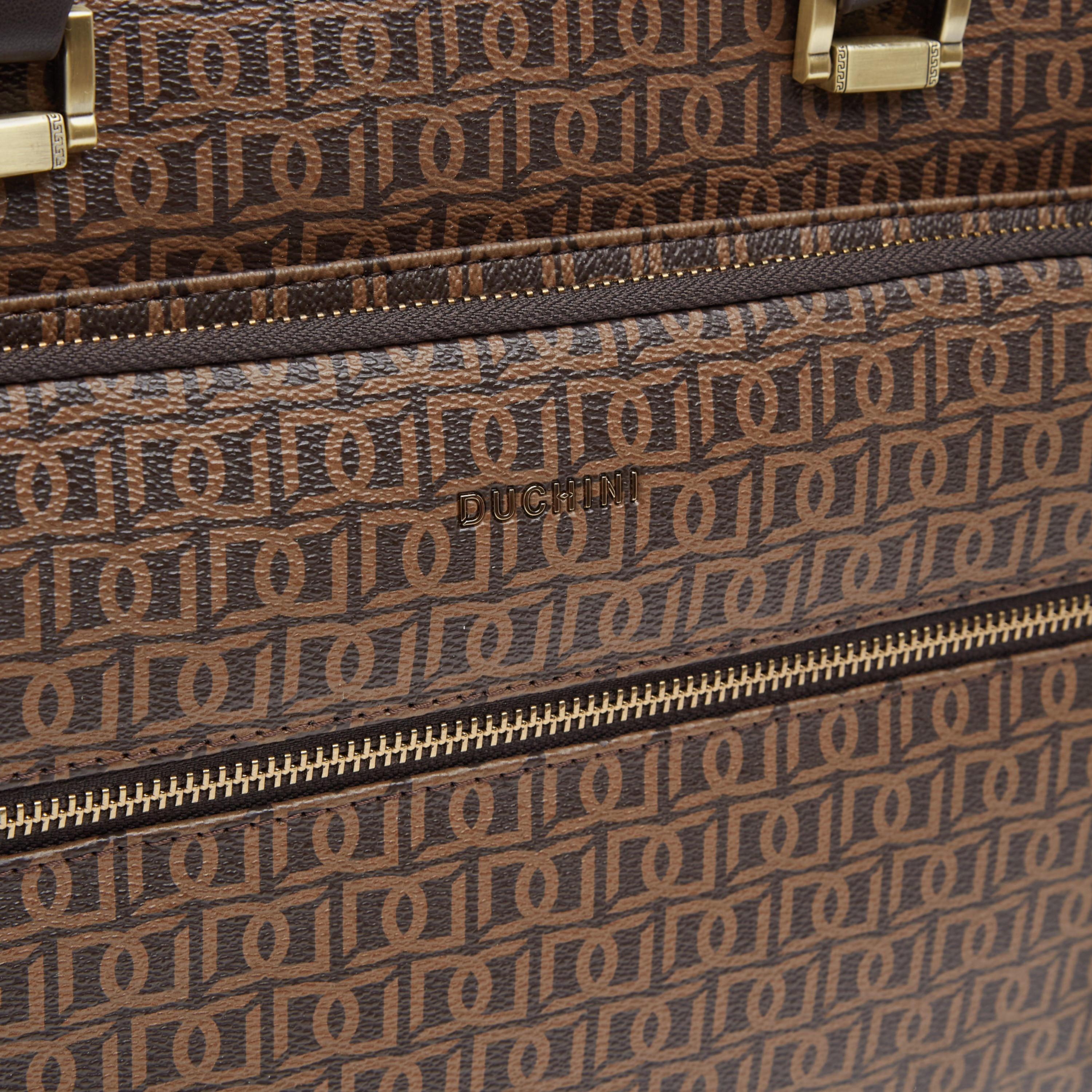 شنطة لابتوب بطبعة مونوغرام مع مقابض وحزام قابل للتعديل من دوتشيني-men-bags-image-4