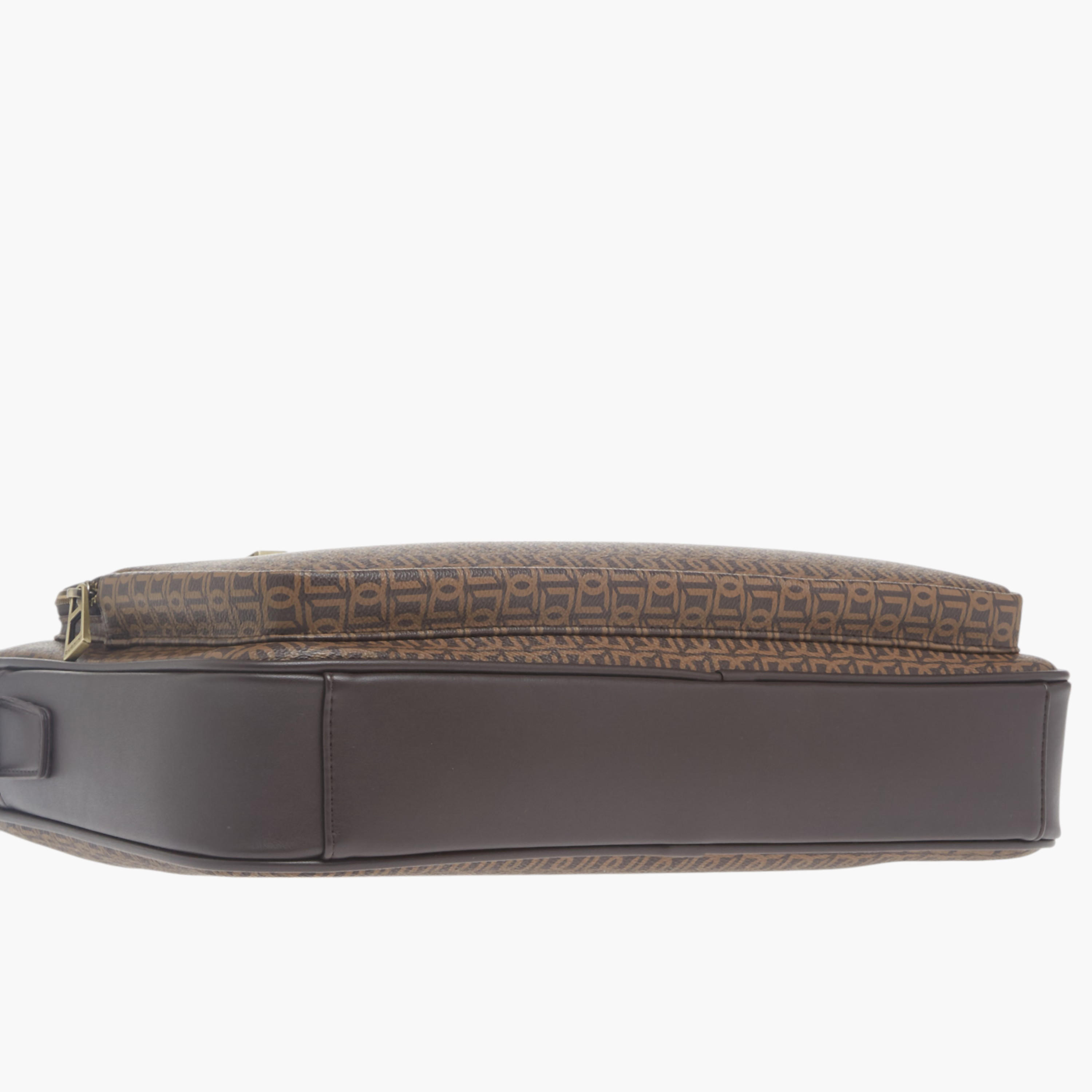 شنطة لابتوب بطبعة مونوغرام مع مقابض وحزام قابل للتعديل من دوتشيني-men-bags-image-7