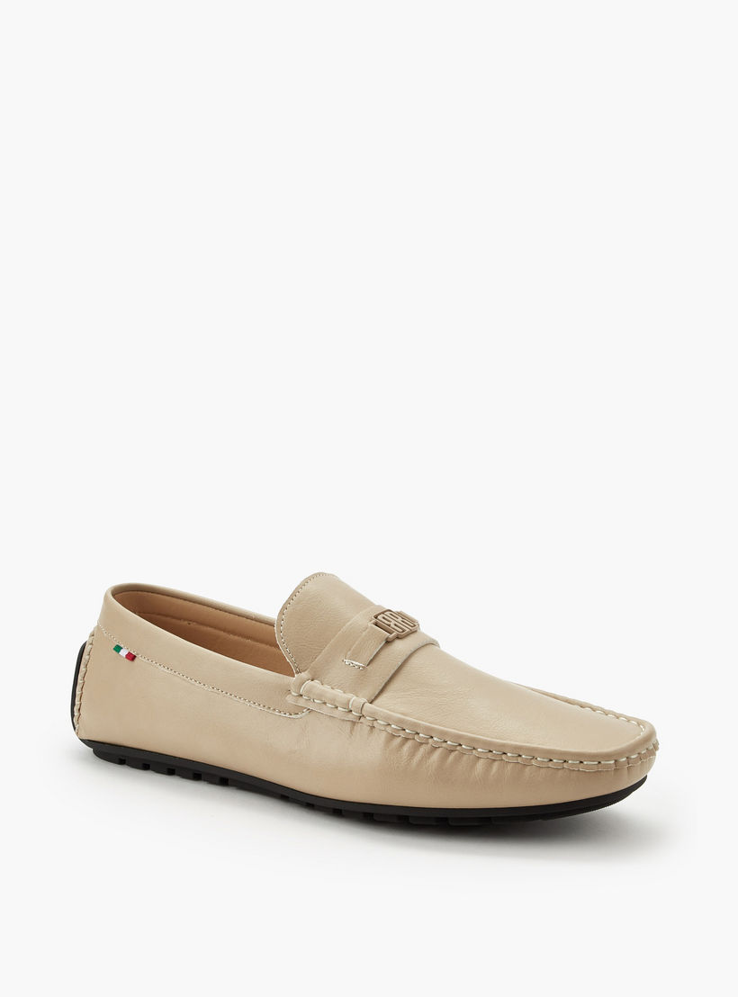 حذاء موكاسين سهل الارتداء بزينة شعار للرجال من رينزو روغاني-men-shoes-loafersandmoccasins-image-2
