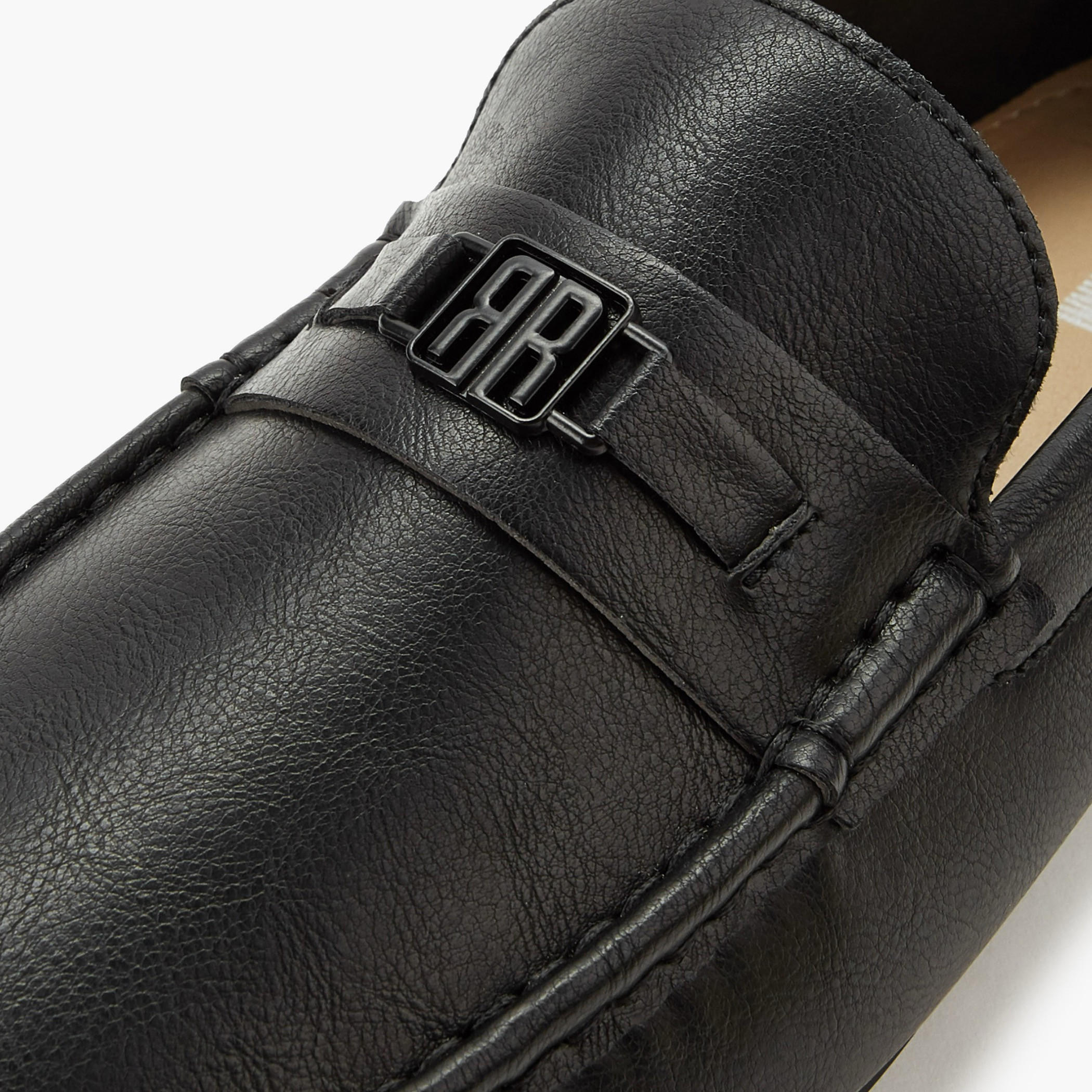 حذاء موكاسين سهل الارتداء بزينة شعار للرجال من رينزو روغاني-men-shoes-loafersandmoccasins-image-4