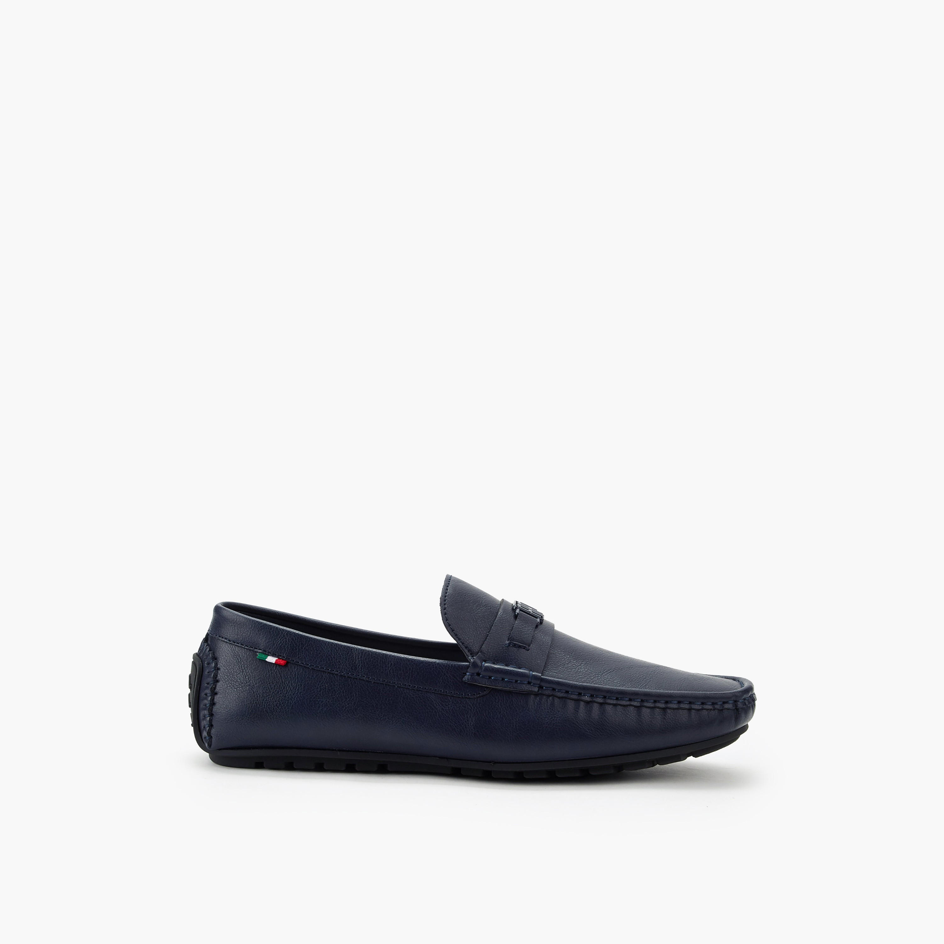 حذاء موكاسين سهل الارتداء بزينة شعار للرجال من رينزو روغاني-men-shoes-loafersandmoccasins-image-3